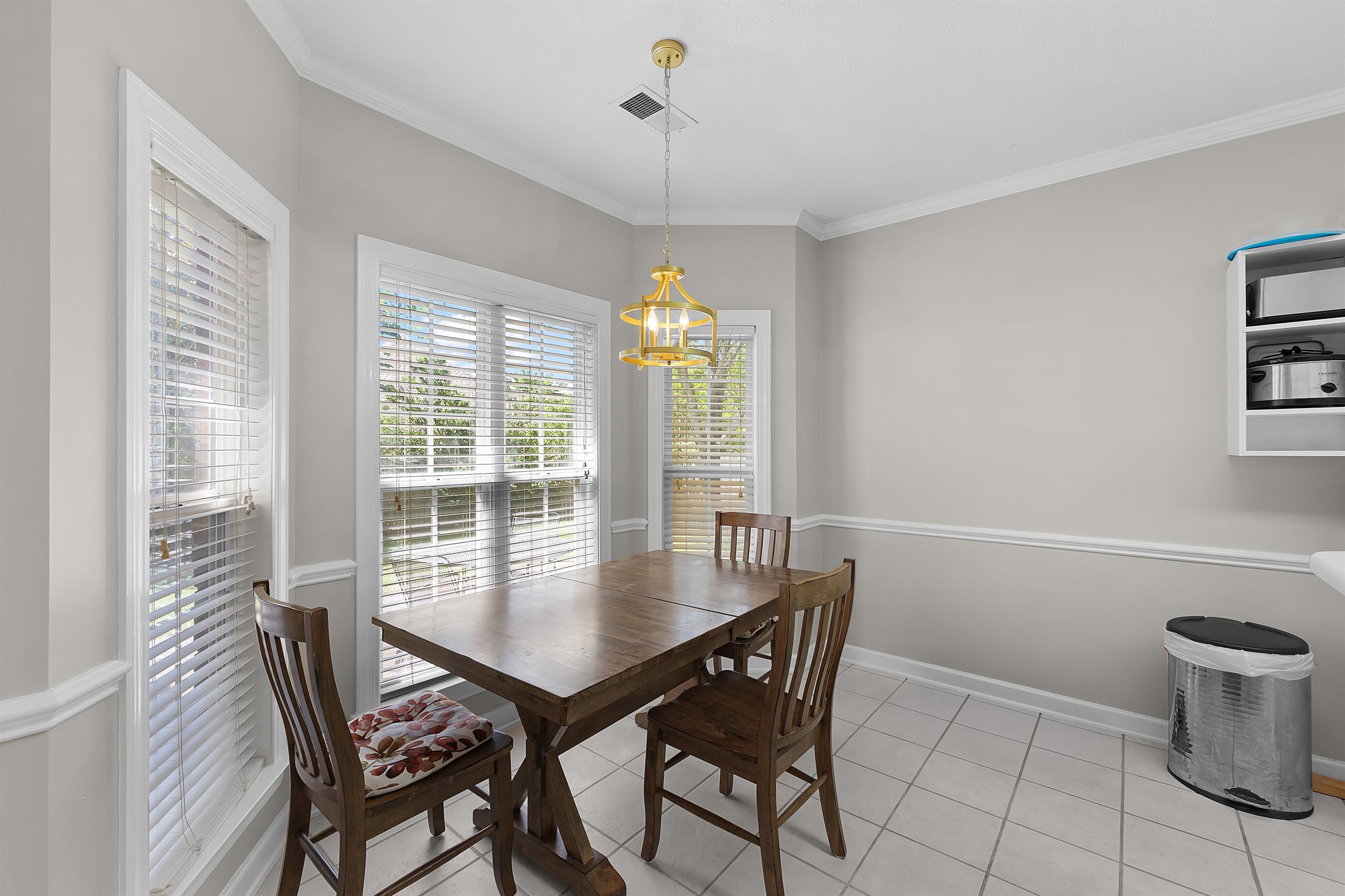 98 WENTWORTH DR