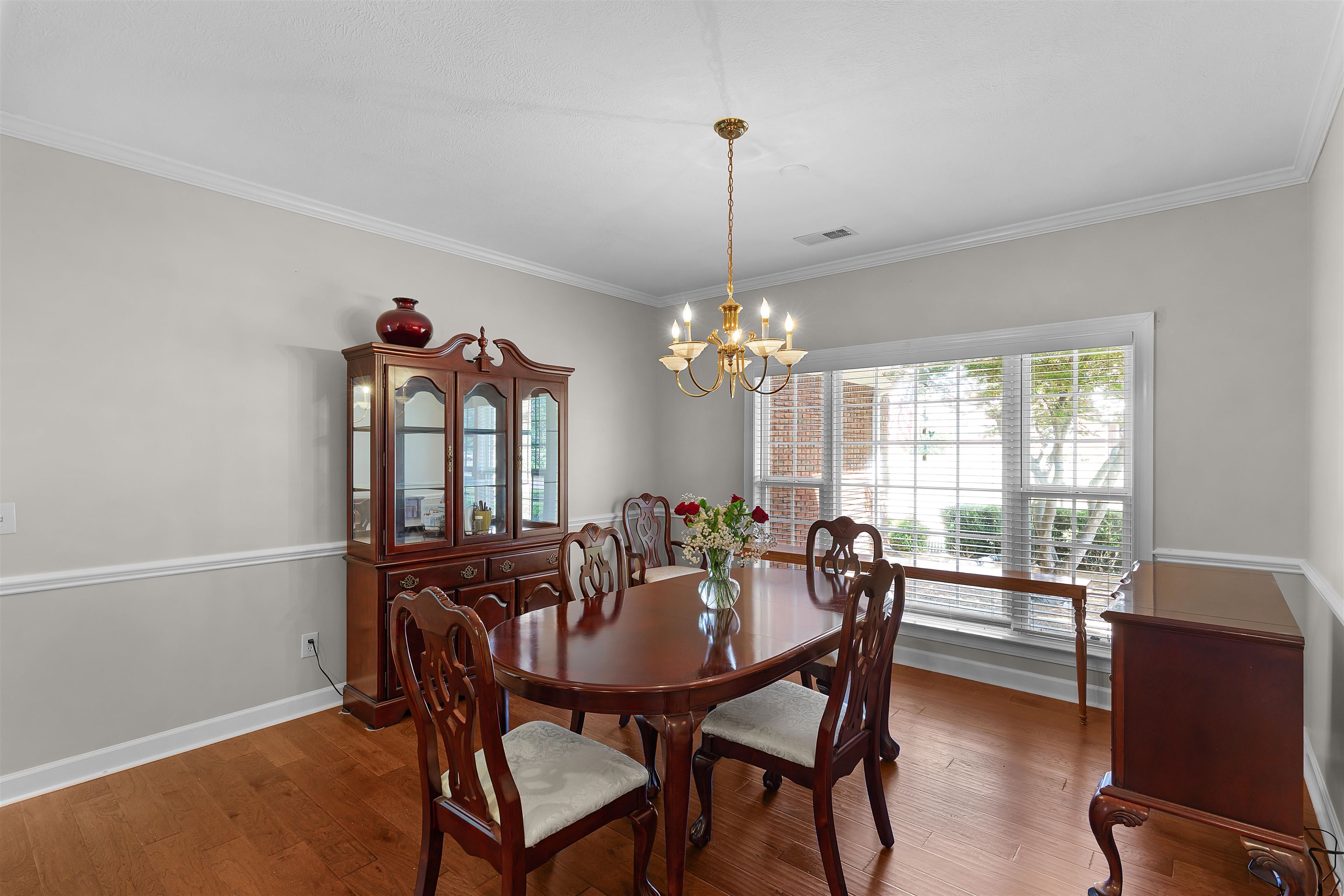 98 WENTWORTH DR