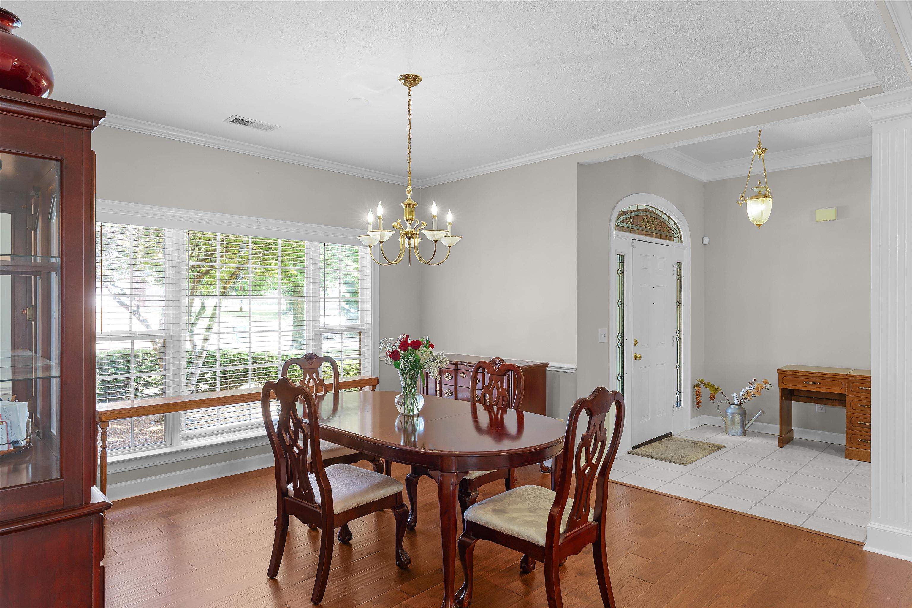98 WENTWORTH DR