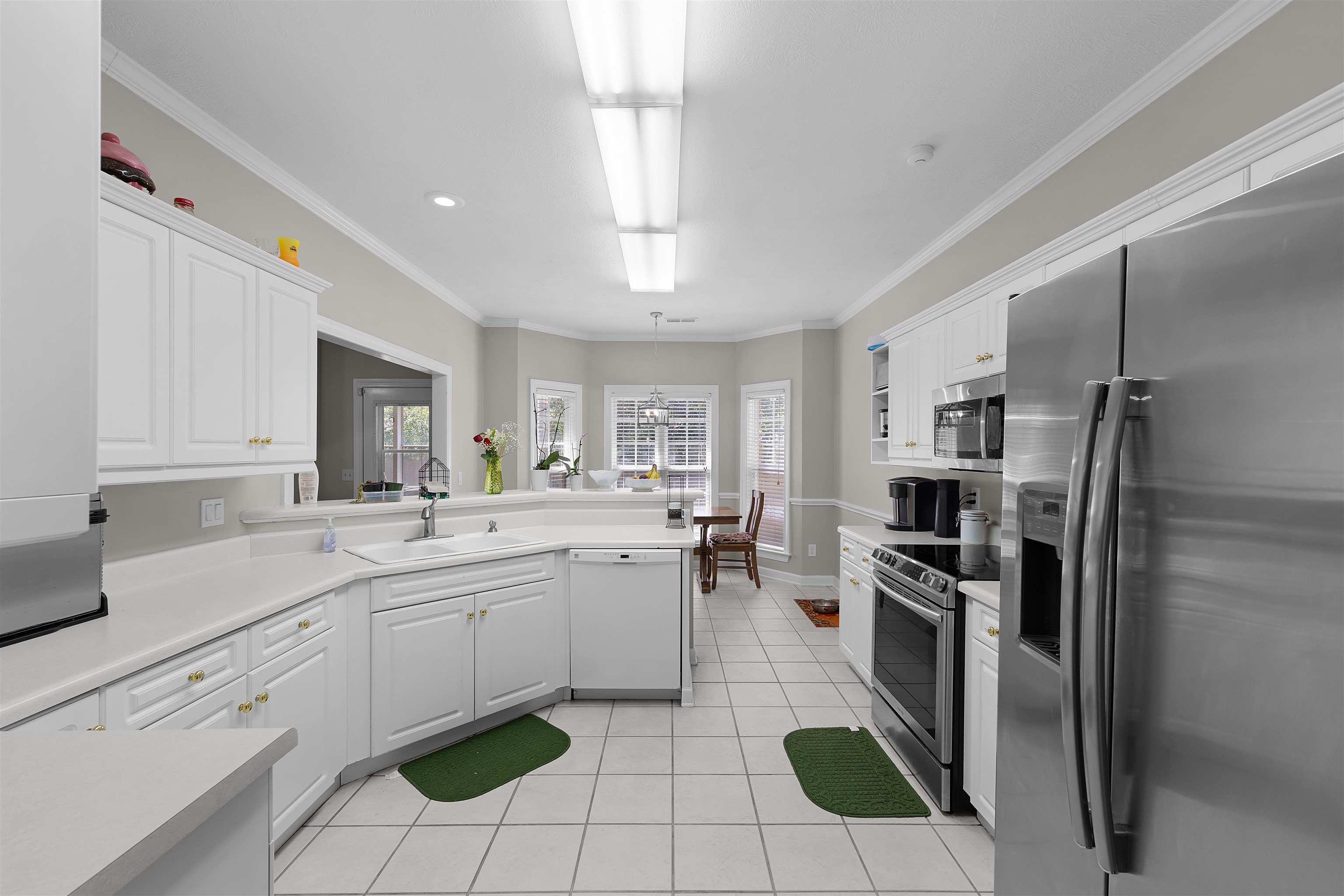 98 WENTWORTH DR