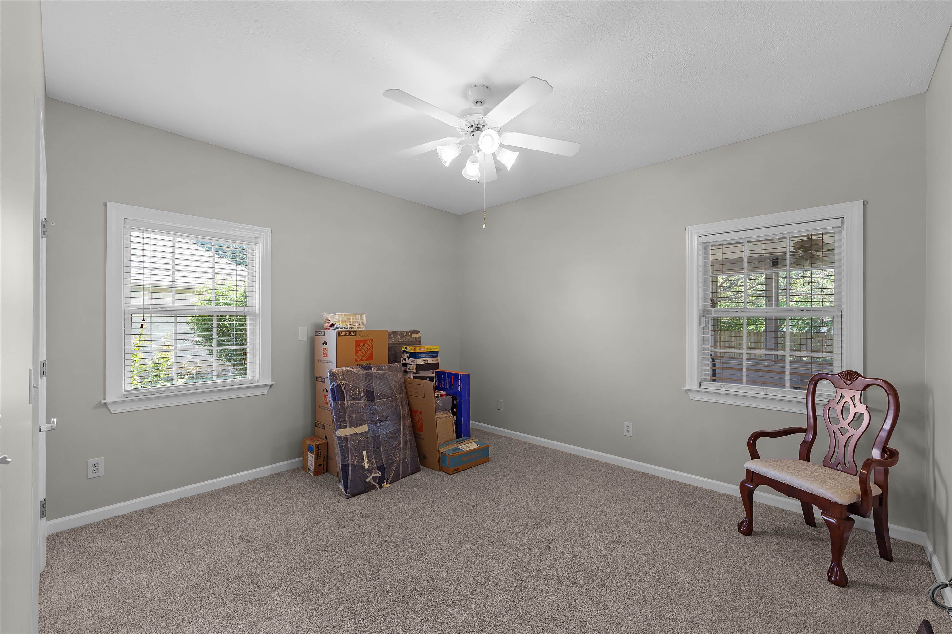 98 WENTWORTH DR