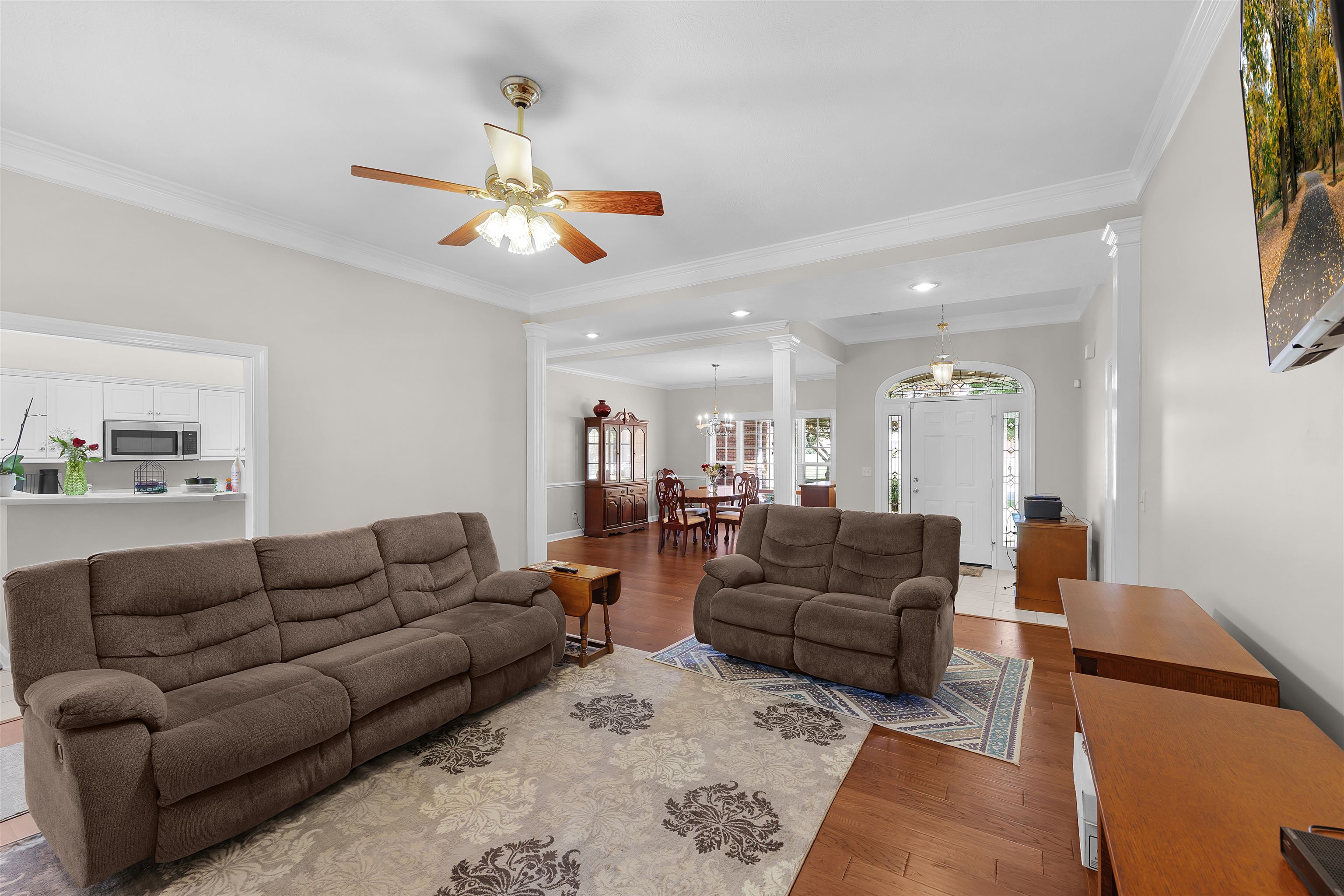 98 WENTWORTH DR