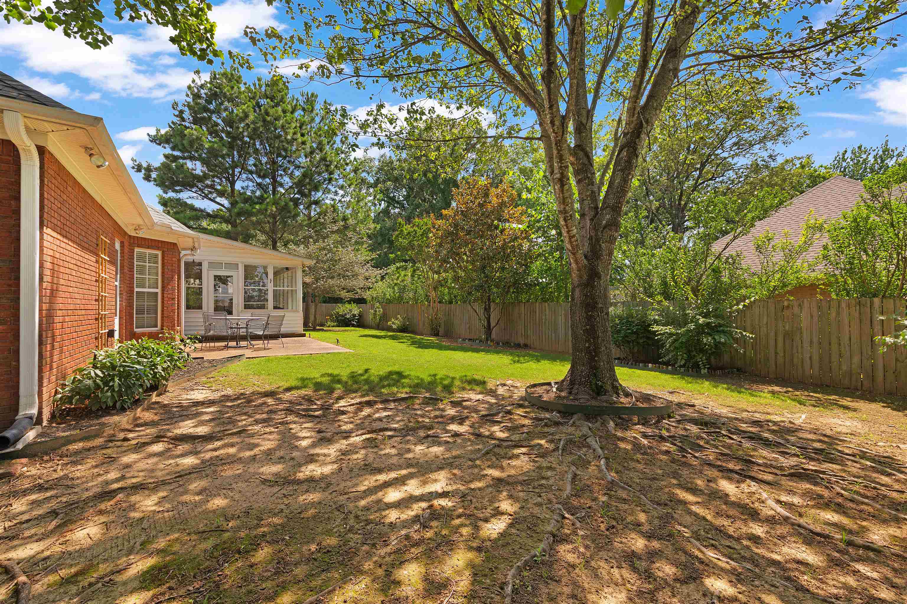 98 WENTWORTH DR