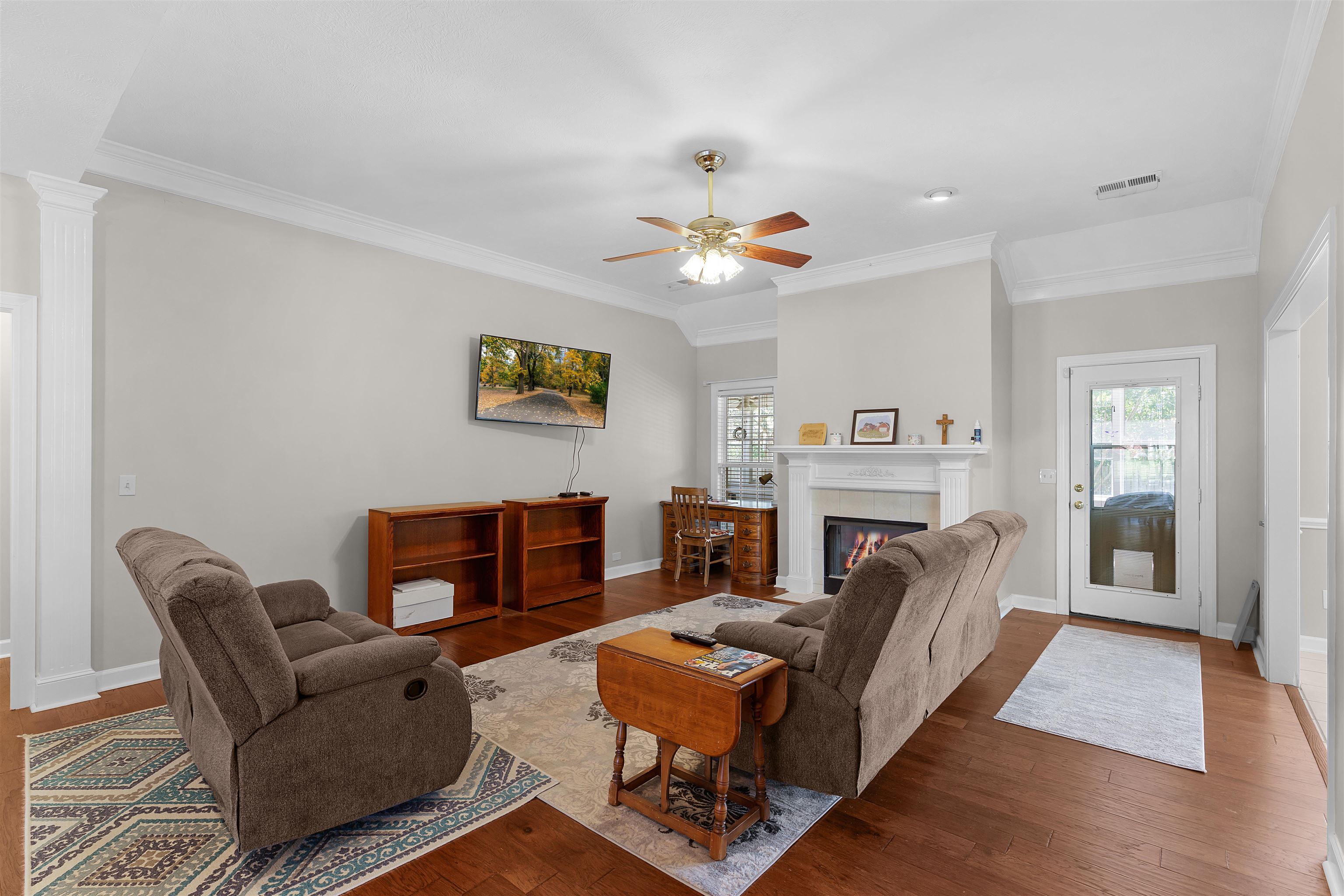 98 WENTWORTH DR