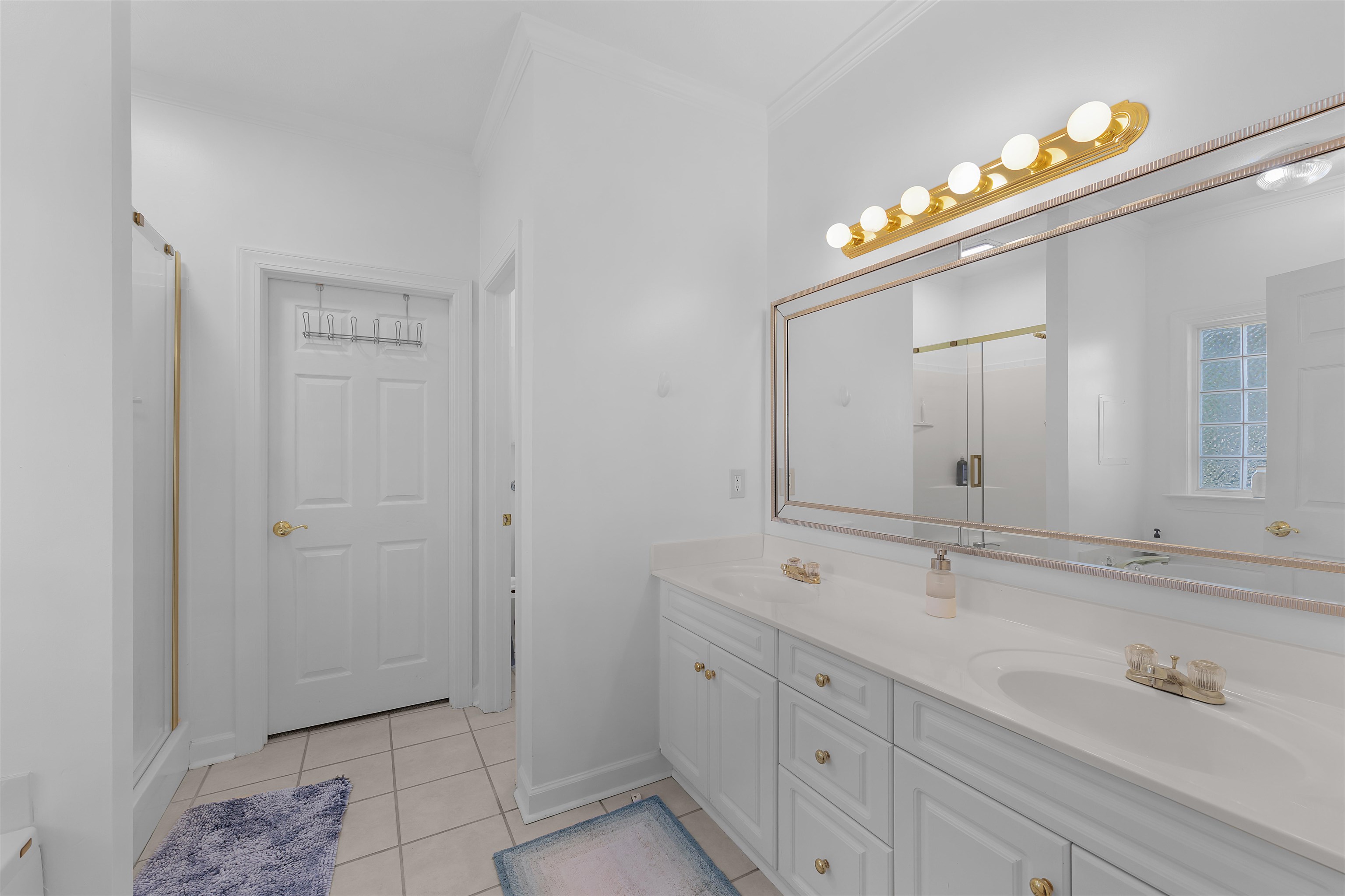 98 WENTWORTH DR