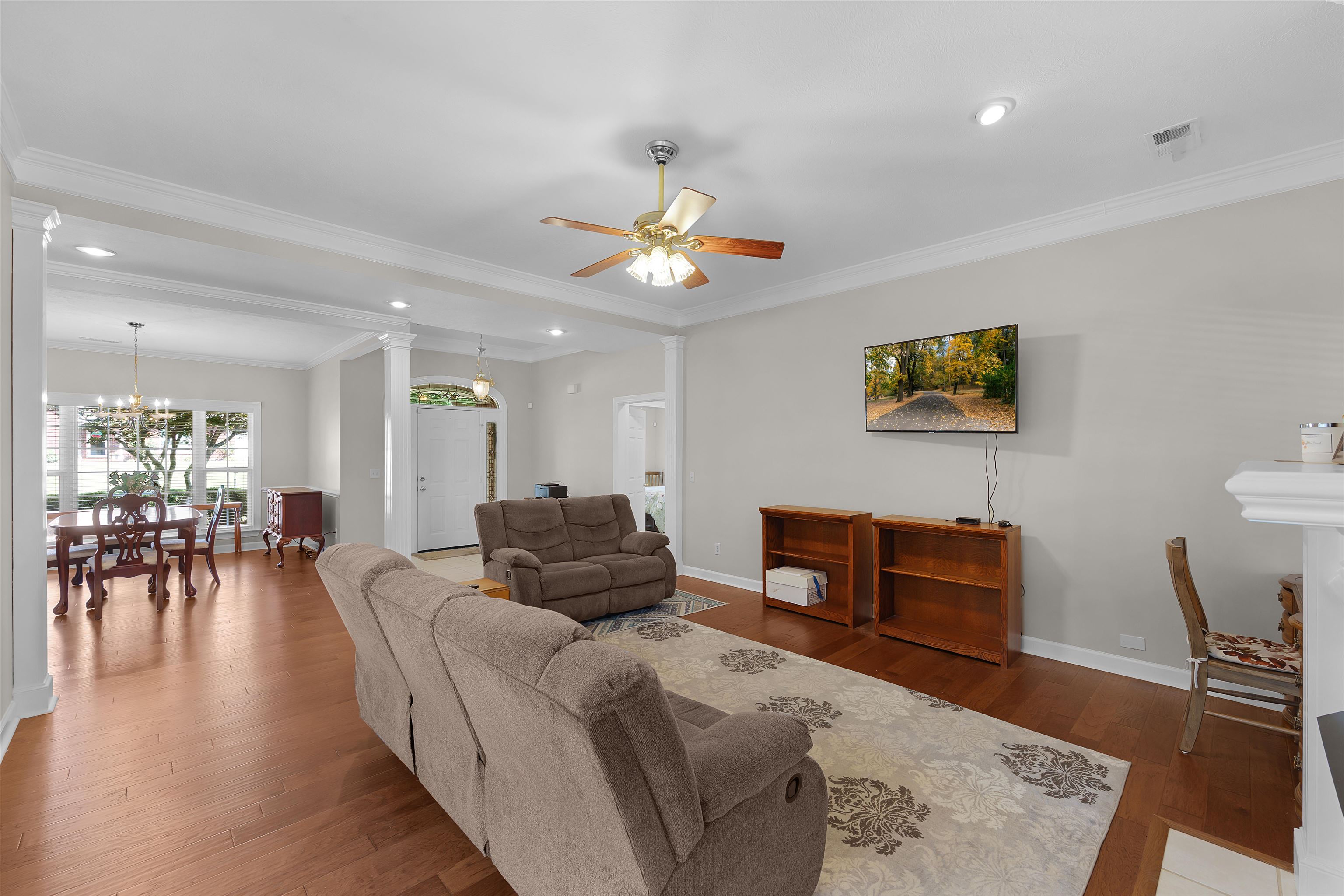 98 WENTWORTH DR