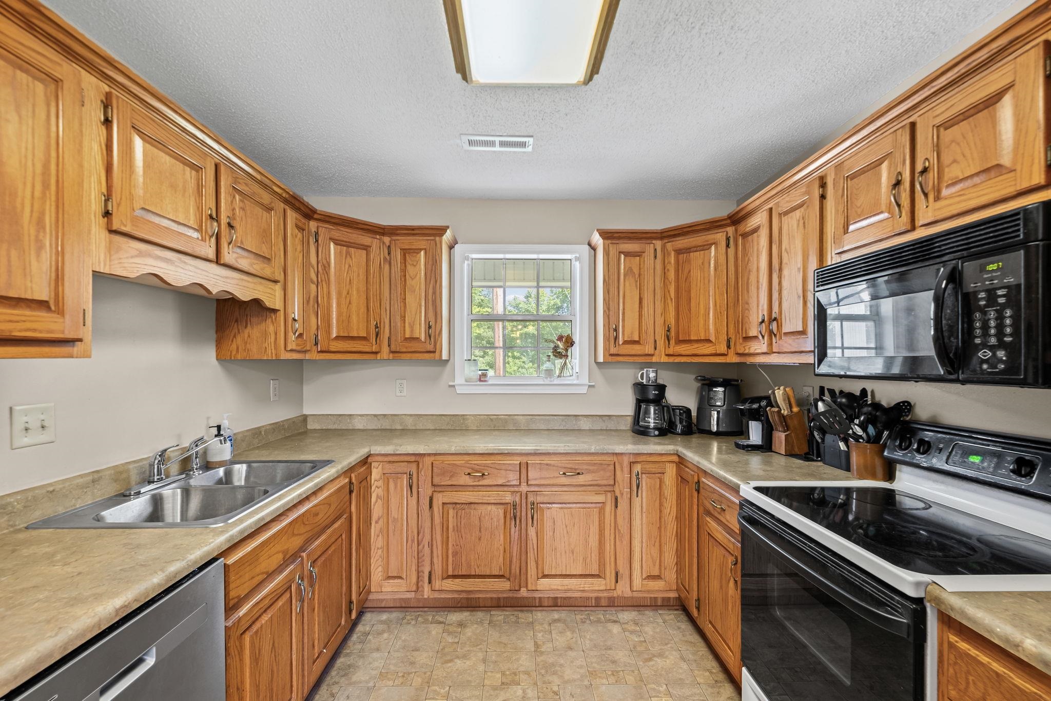 1140 LONG RD