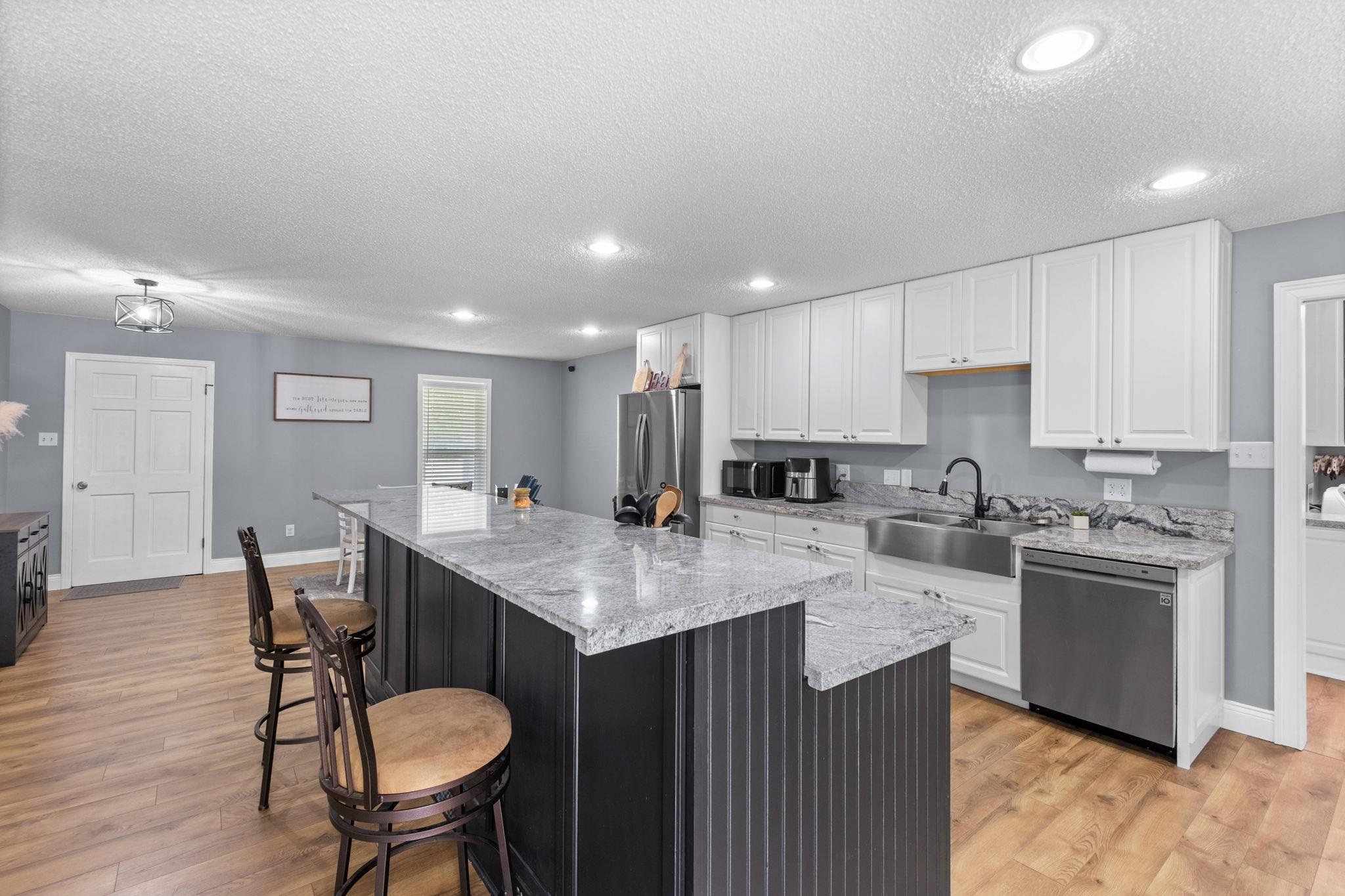 1569 TIPTON RD