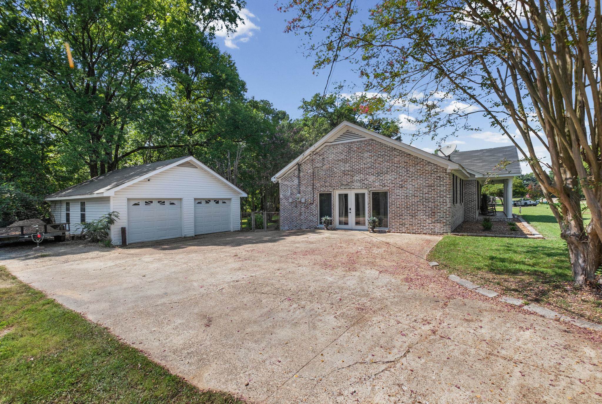 1569 TIPTON RD