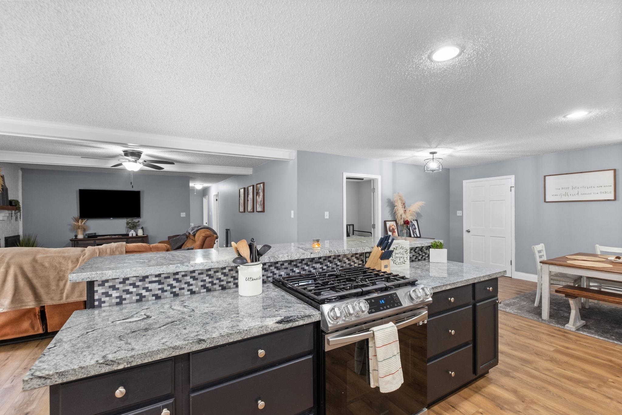 1569 TIPTON RD