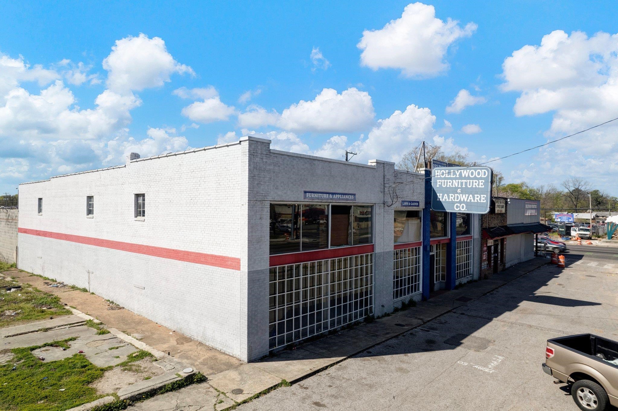 2461 CHELSEA AVE