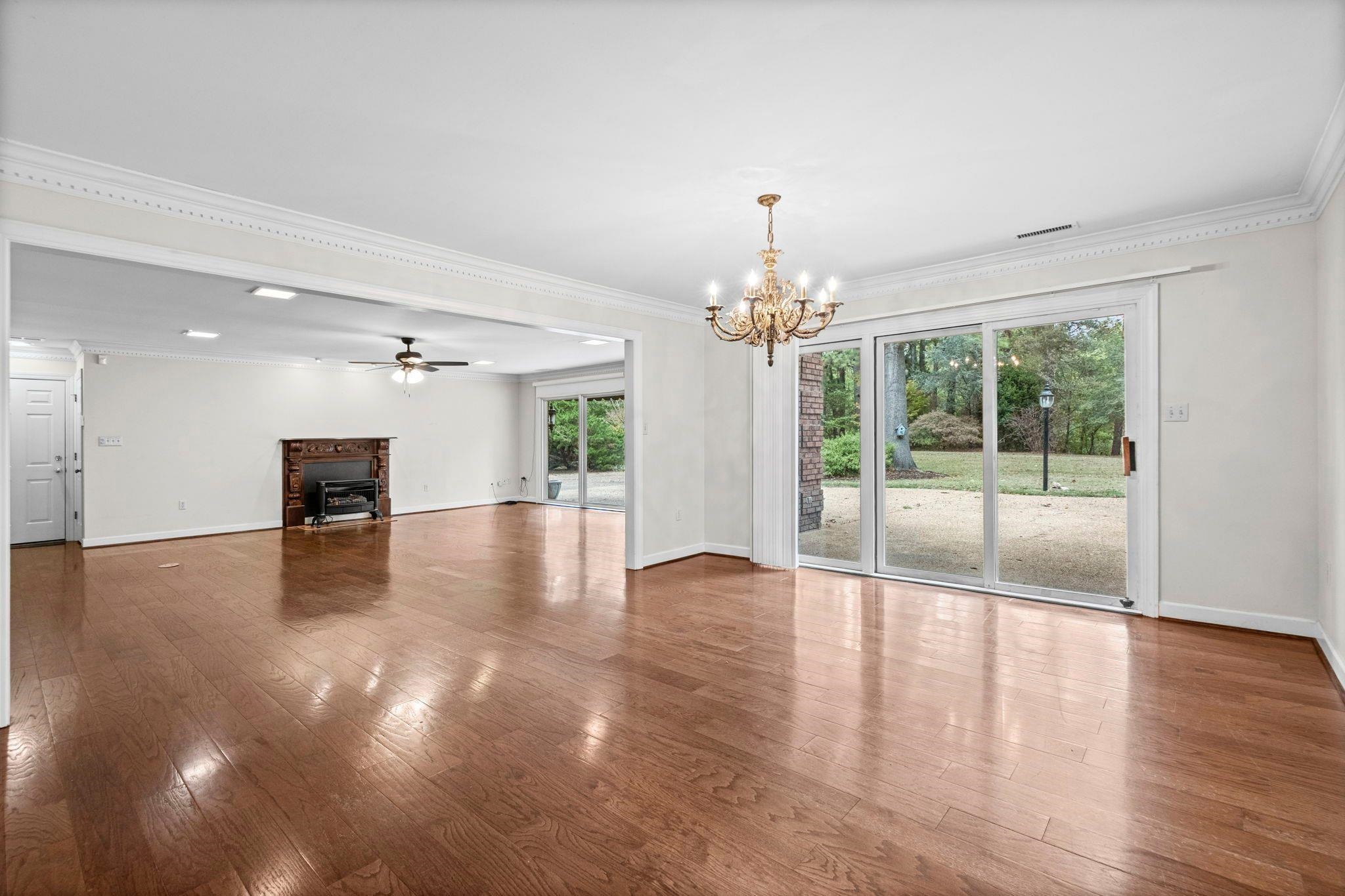 1524 GARLAND DR