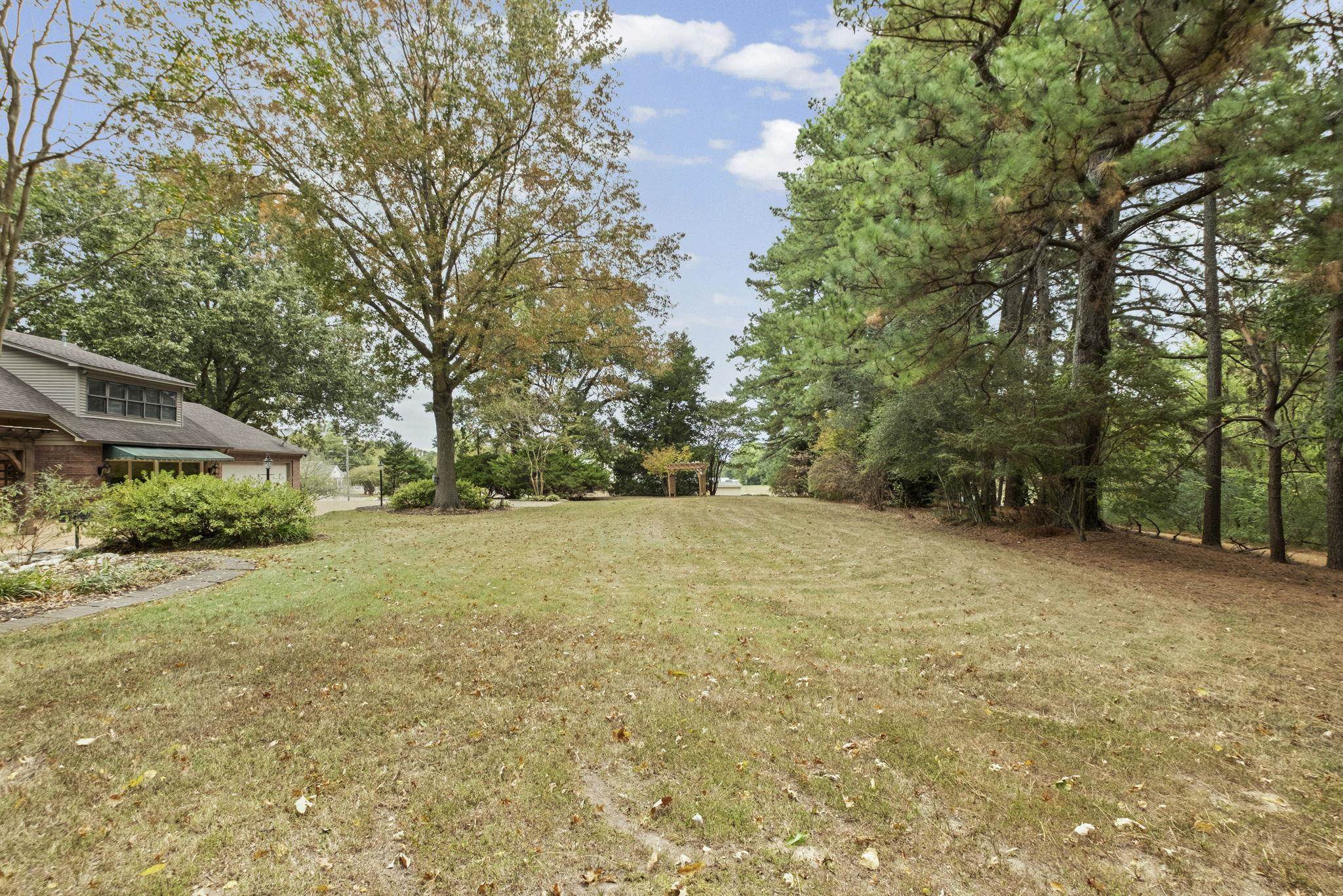 1524 GARLAND DR