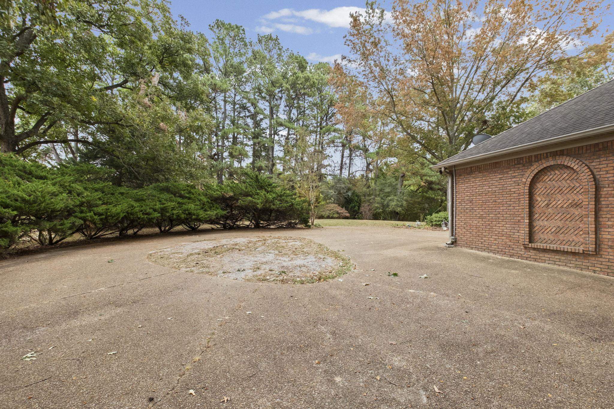 1524 GARLAND DR