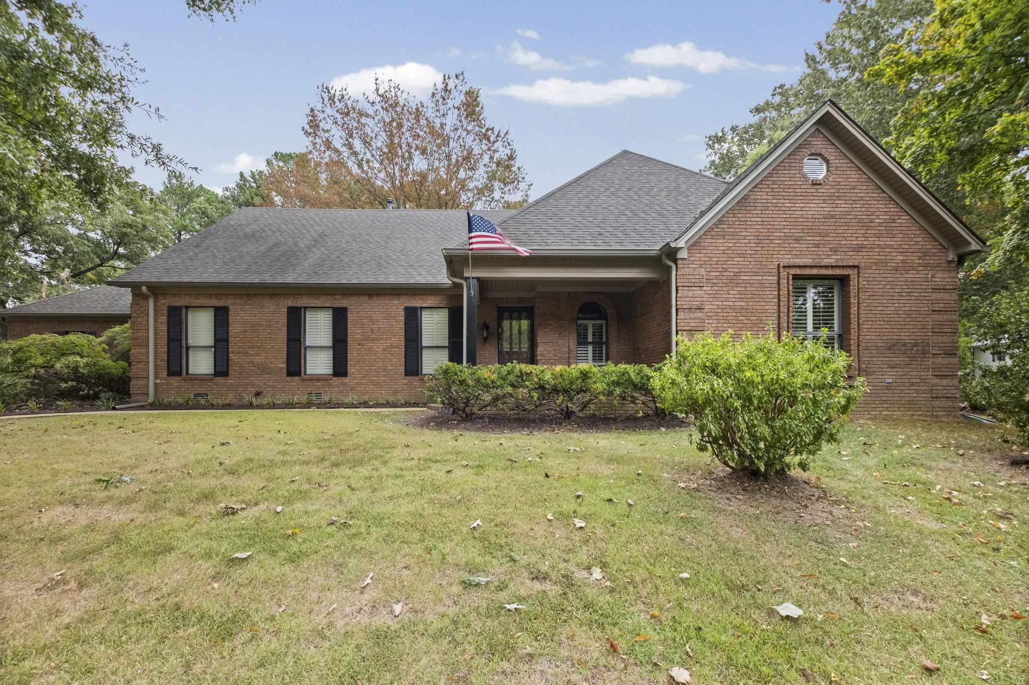 1524 GARLAND DR