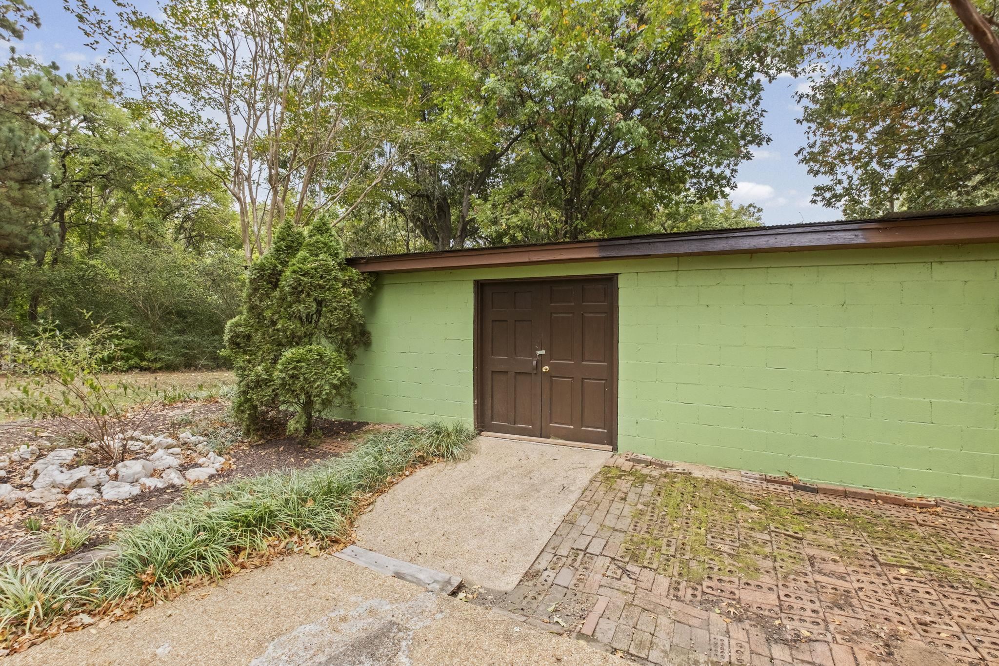 1524 GARLAND DR