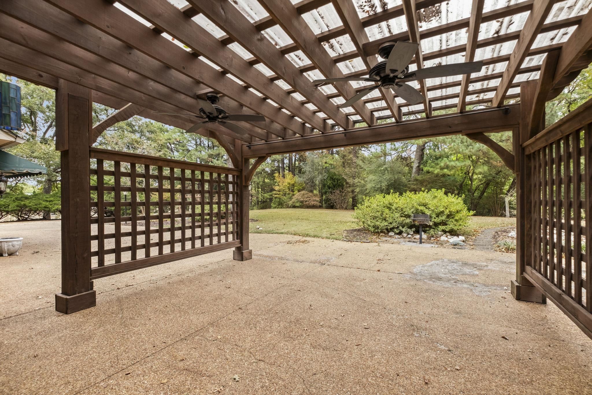 1524 GARLAND DR