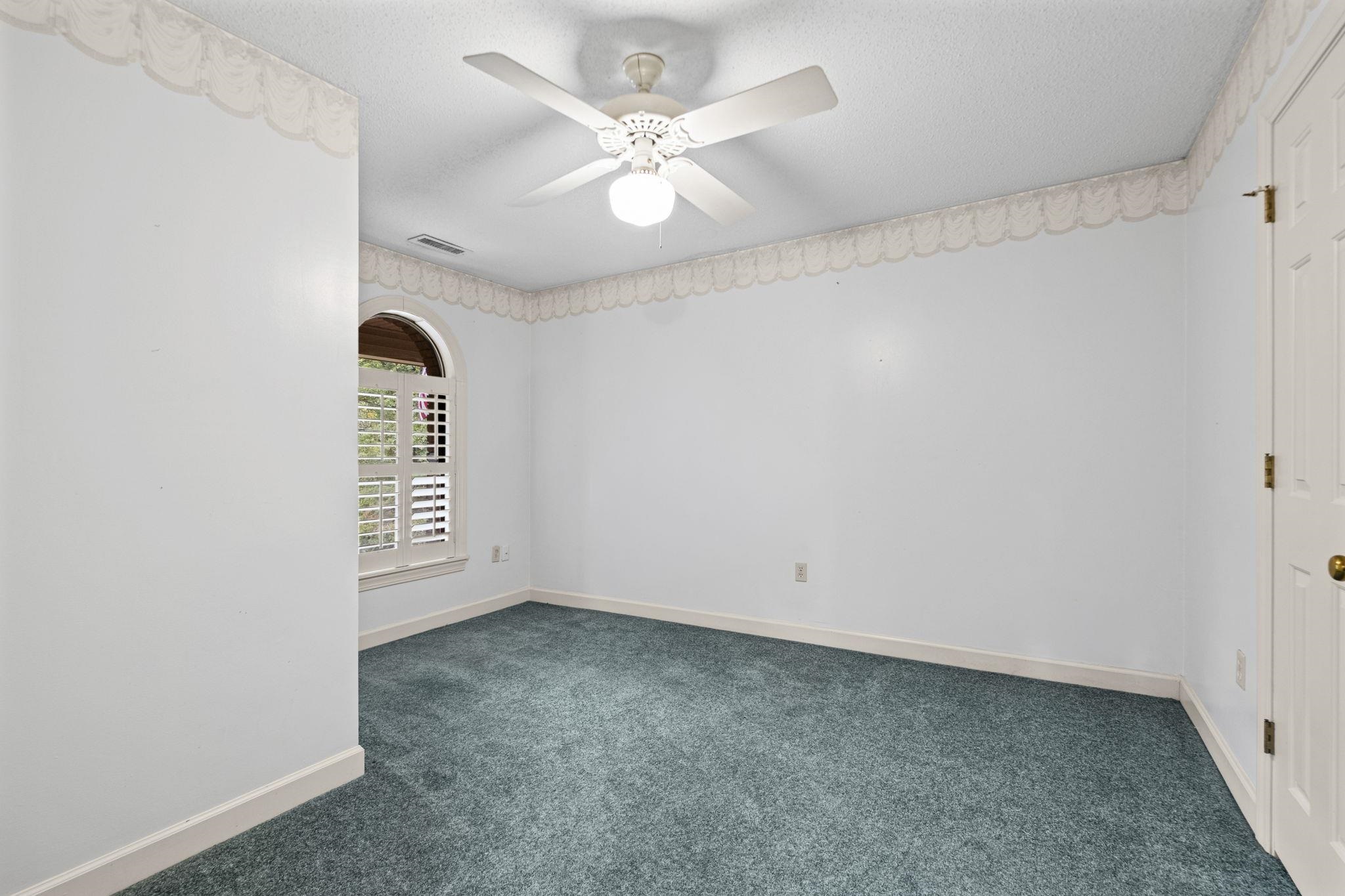 1524 GARLAND DR