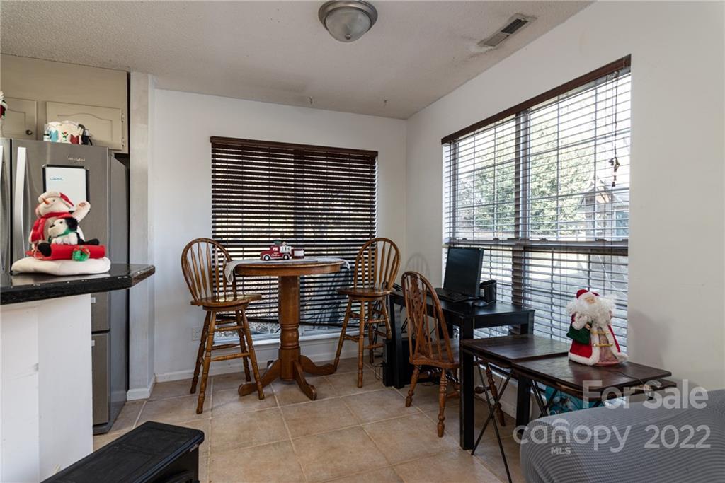 4595 SW Lands End Court