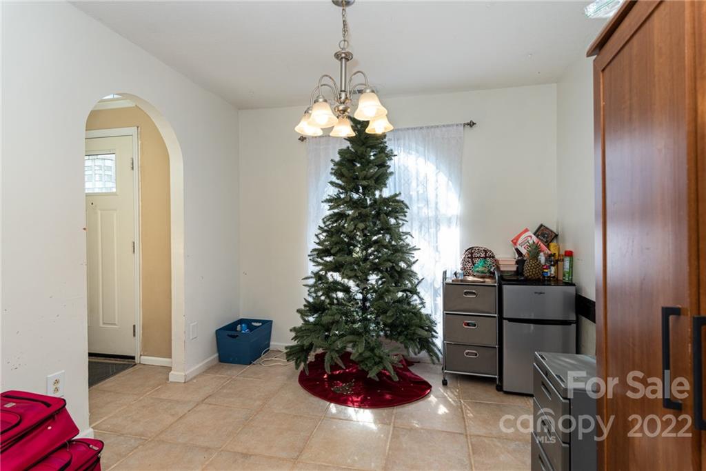 4595 SW Lands End Court