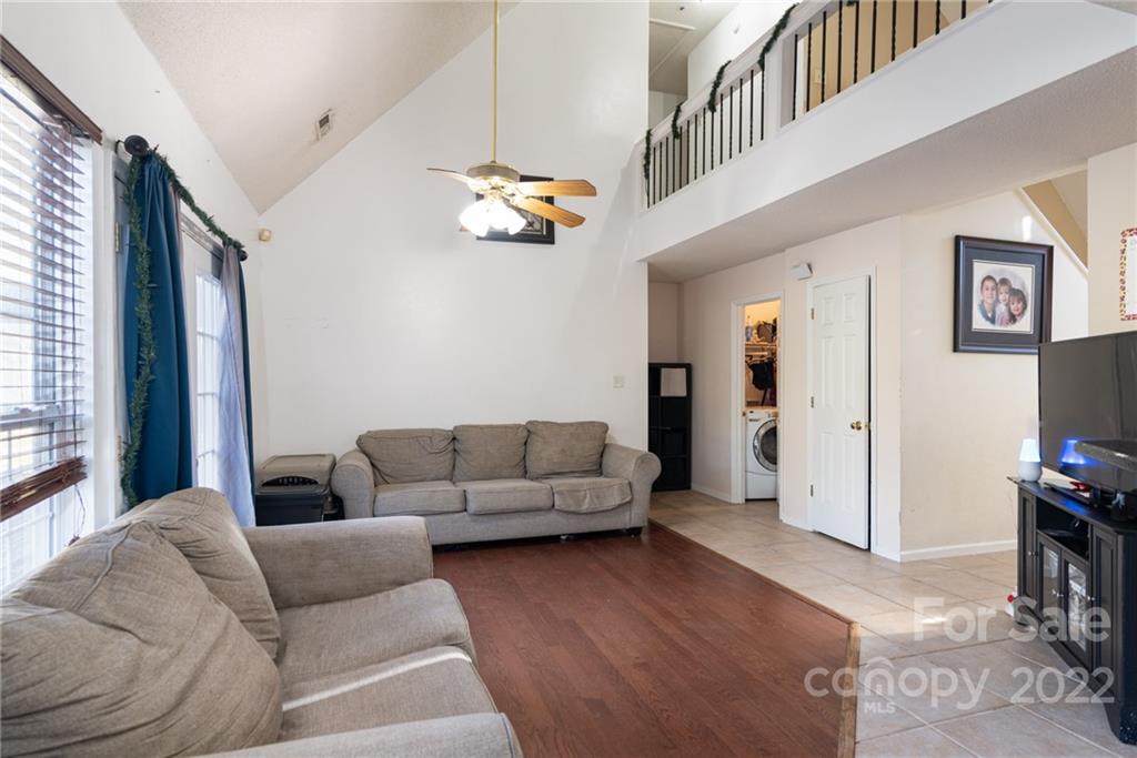 4595 SW Lands End Court