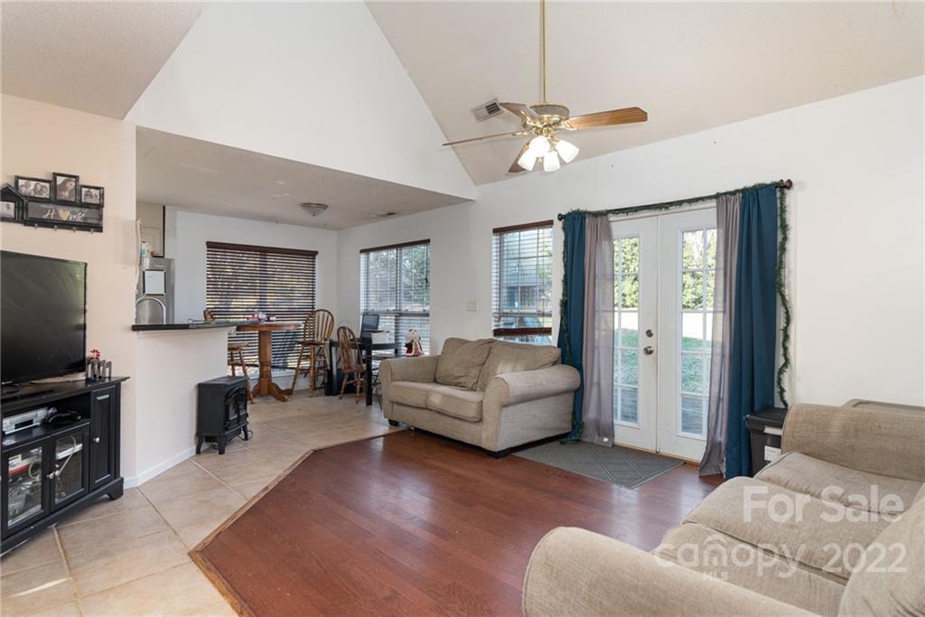 4595 SW Lands End Court