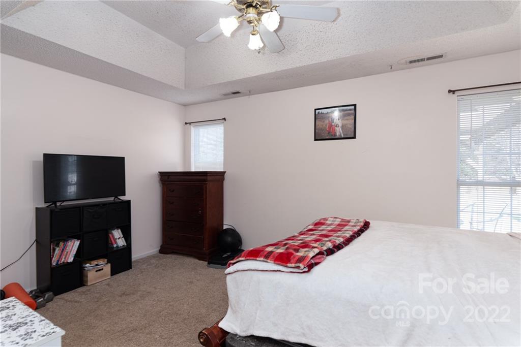 4595 SW Lands End Court