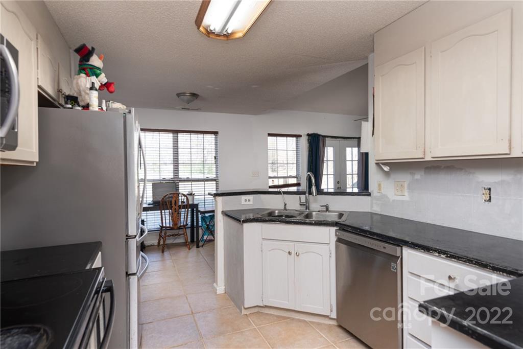 4595 SW Lands End Court