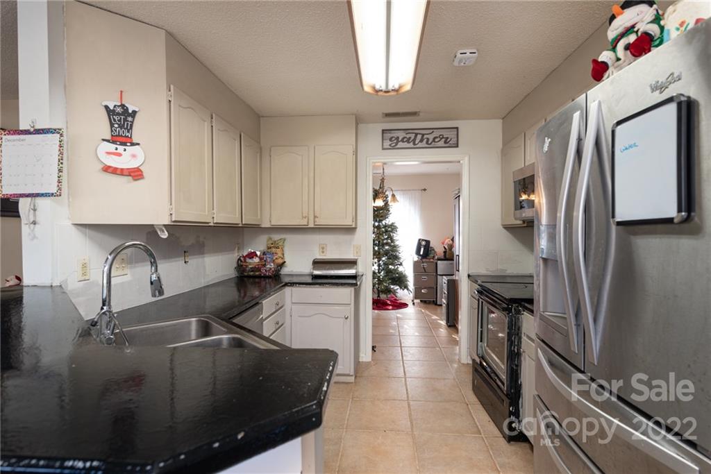 4595 SW Lands End Court