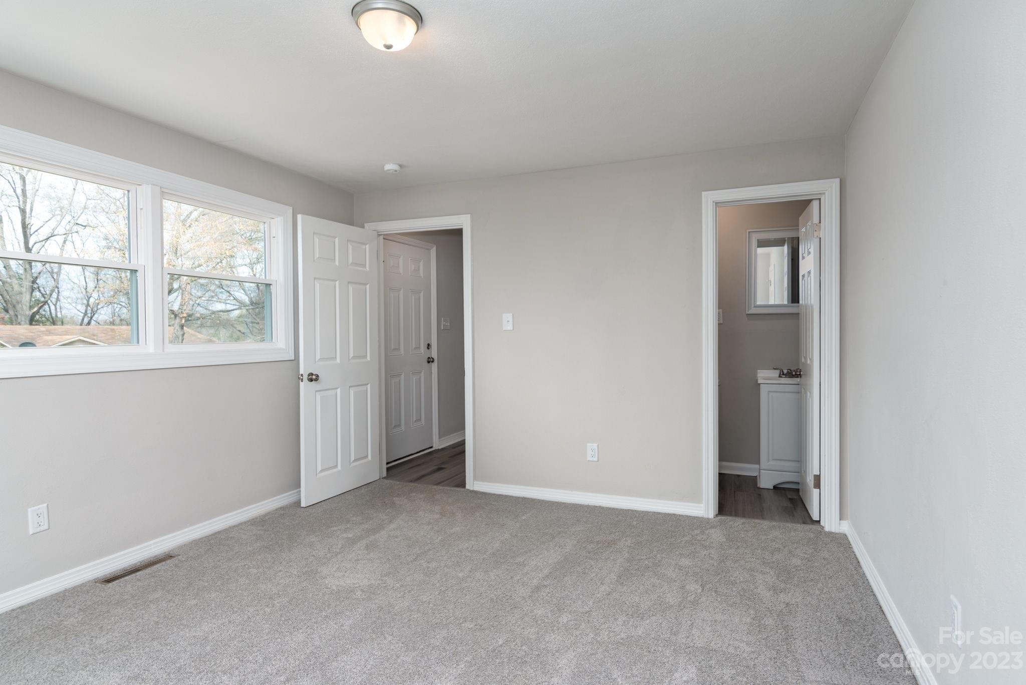 1218 4th Street Lane NE