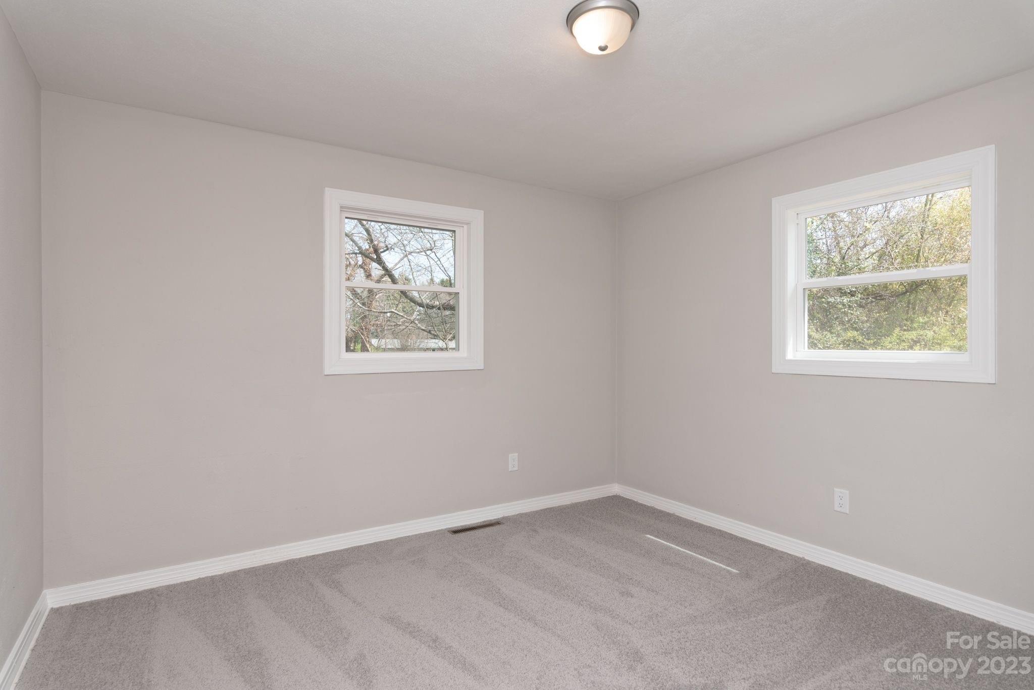 1218 4th Street Lane NE