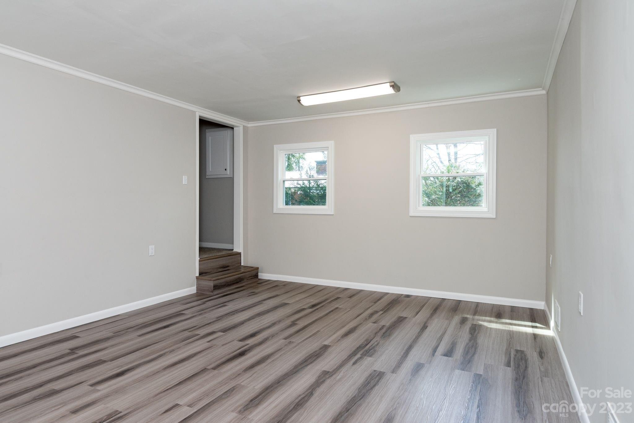 1218 4th Street Lane NE