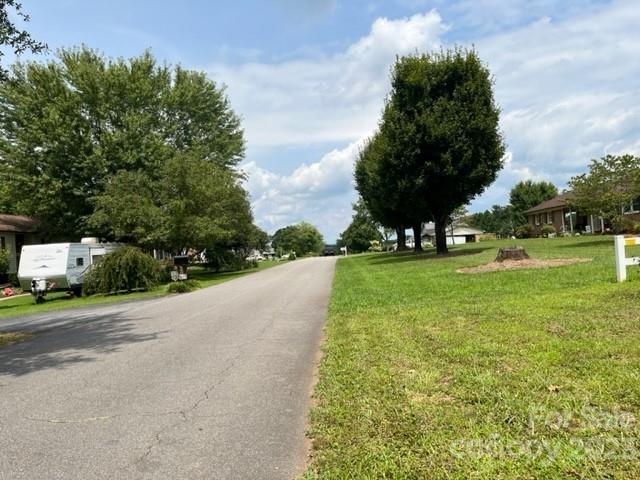 2581 Raintree Street