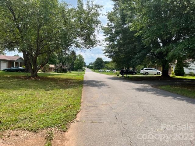 2581 Raintree Street