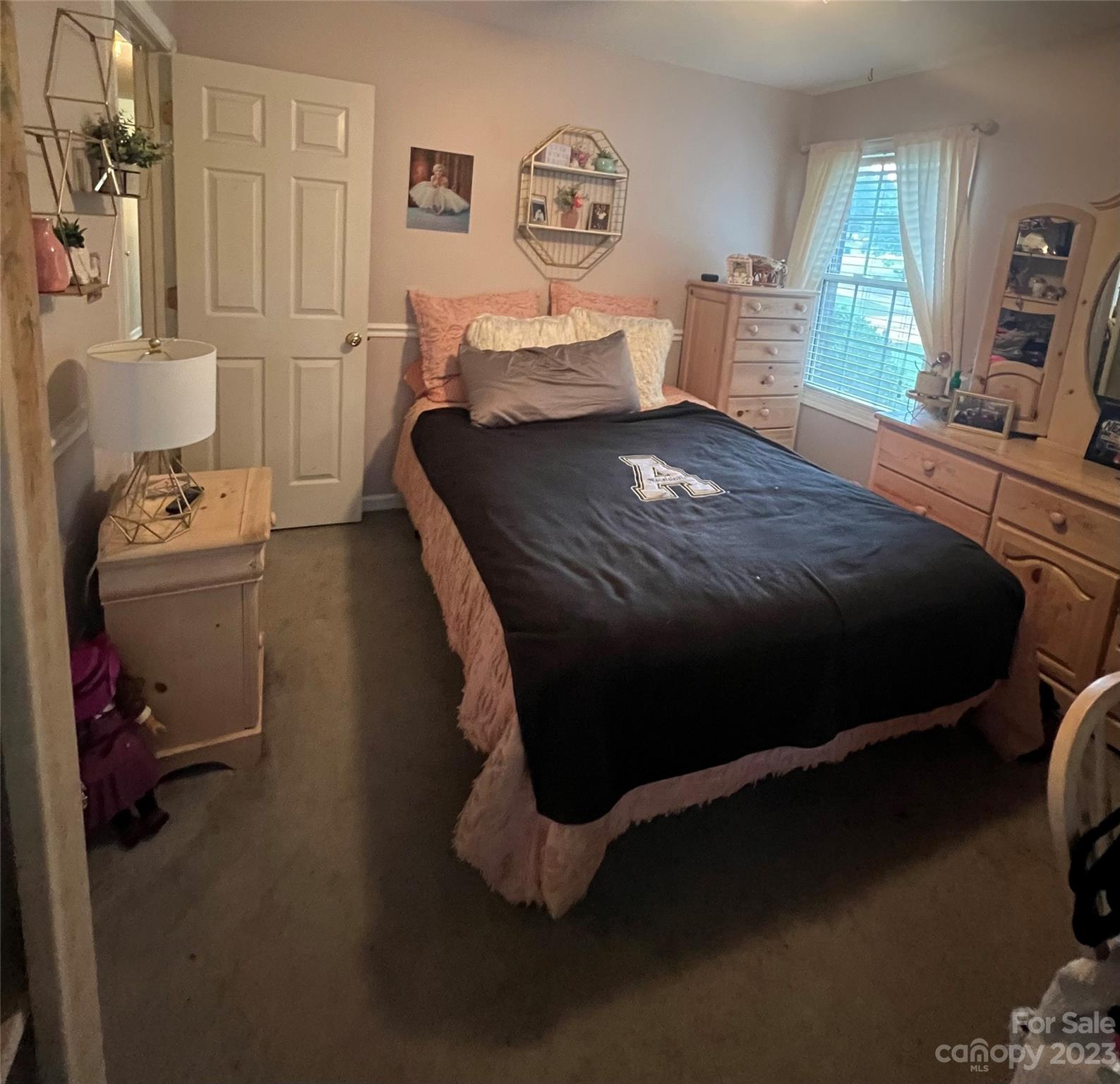 2046 Summerfield Circle