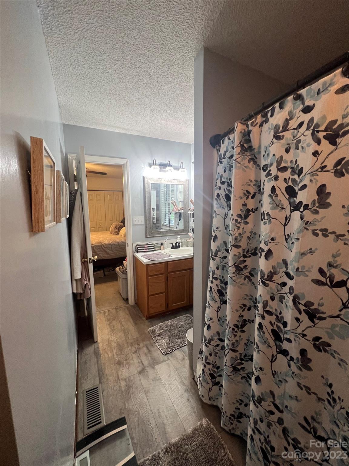 2046 Summerfield Circle