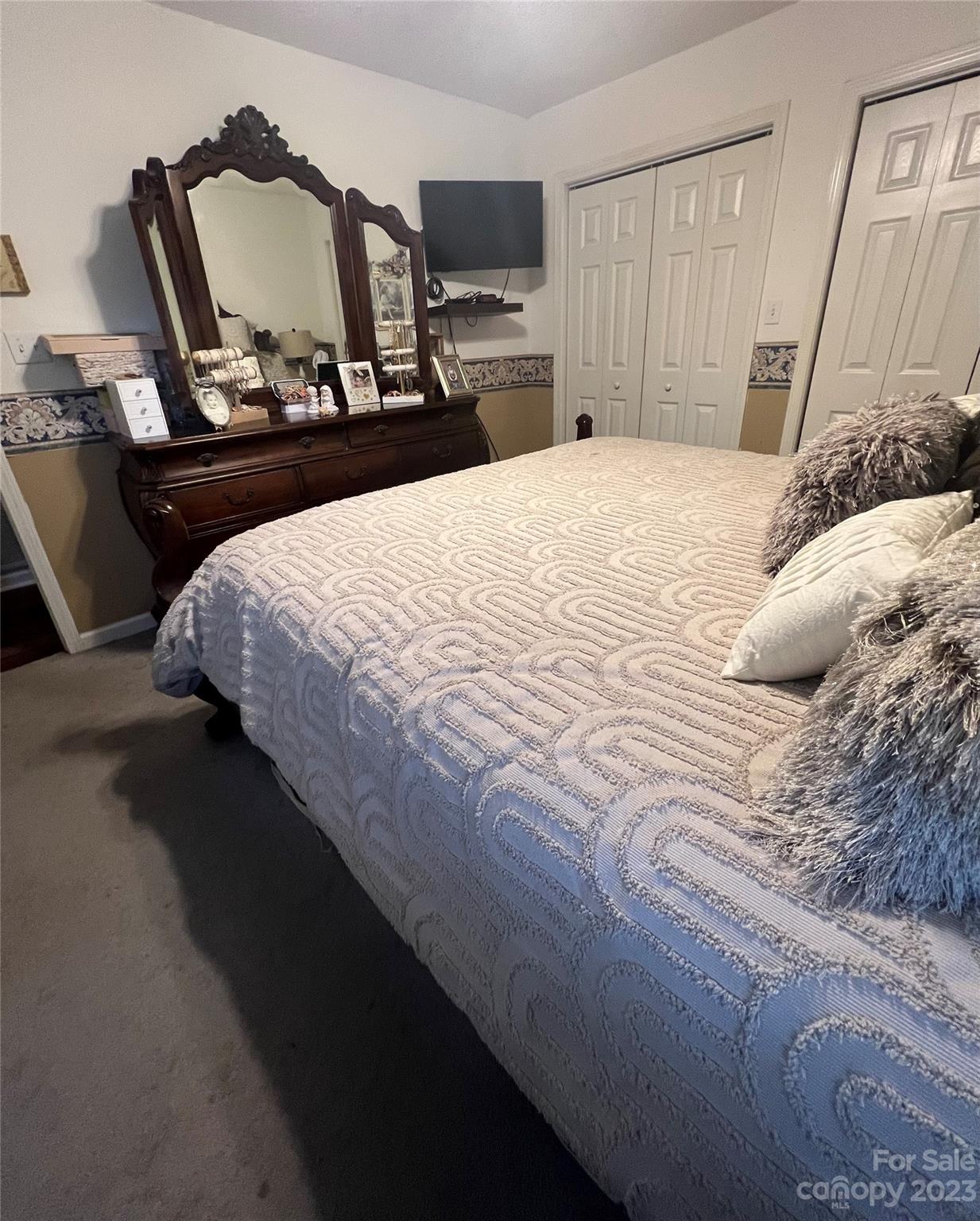 2046 Summerfield Circle