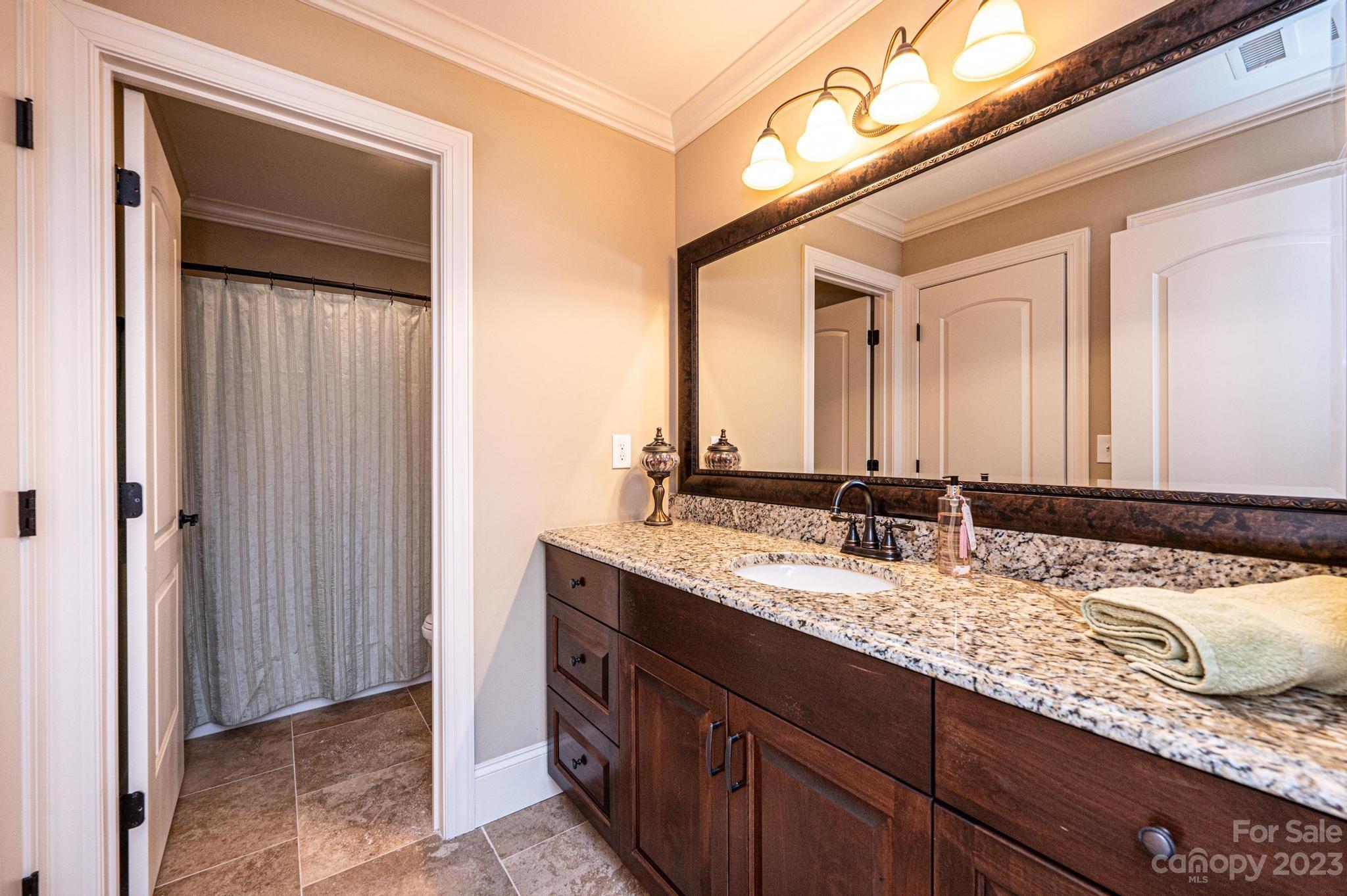 1005 10th Avenue Drive NW