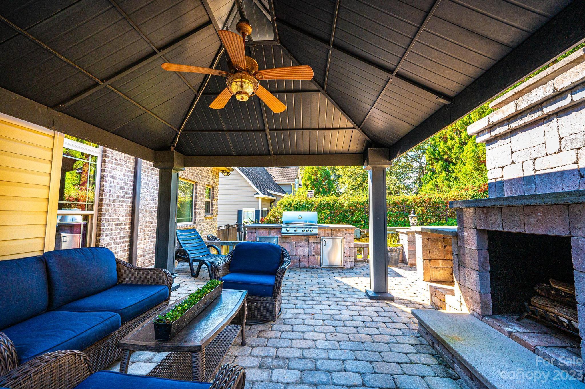 1005 10th Avenue Drive NW