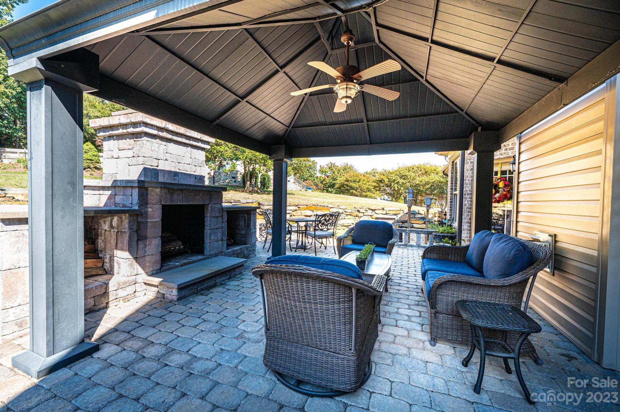 1005 10th Avenue Drive NW