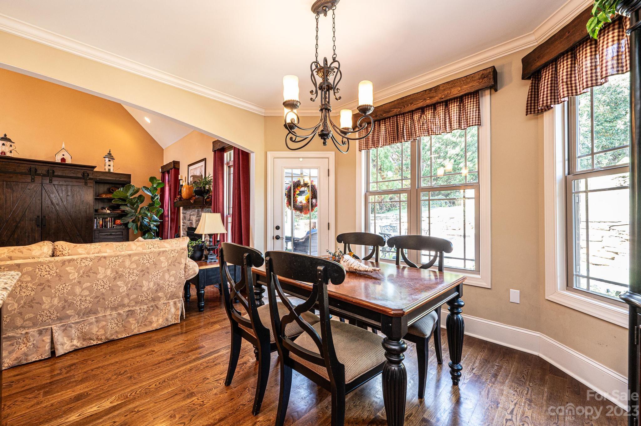 1005 10th Avenue Drive NW