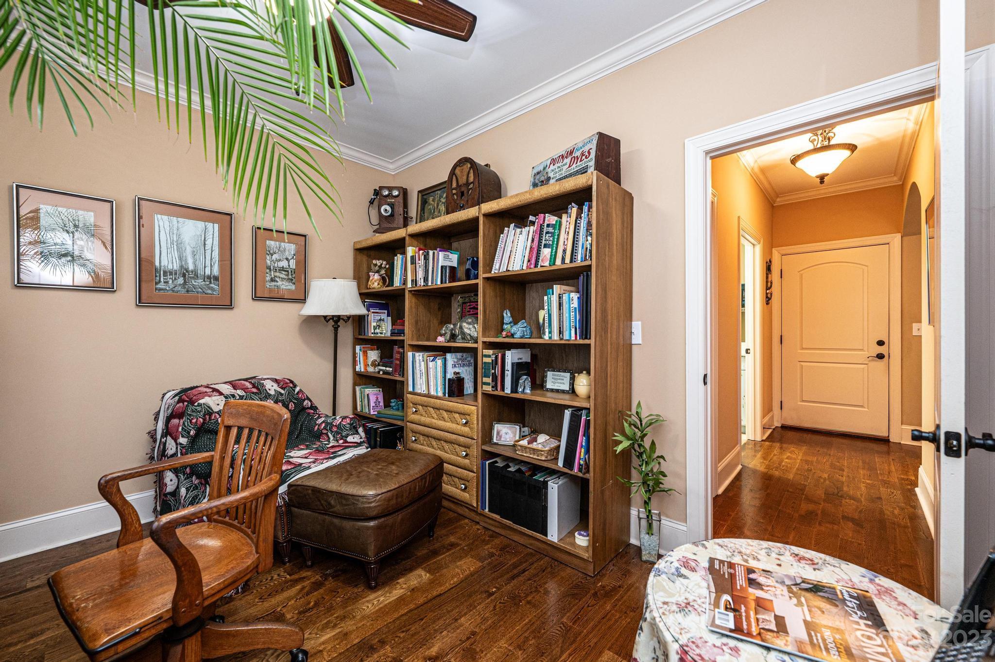 1005 10th Avenue Drive NW