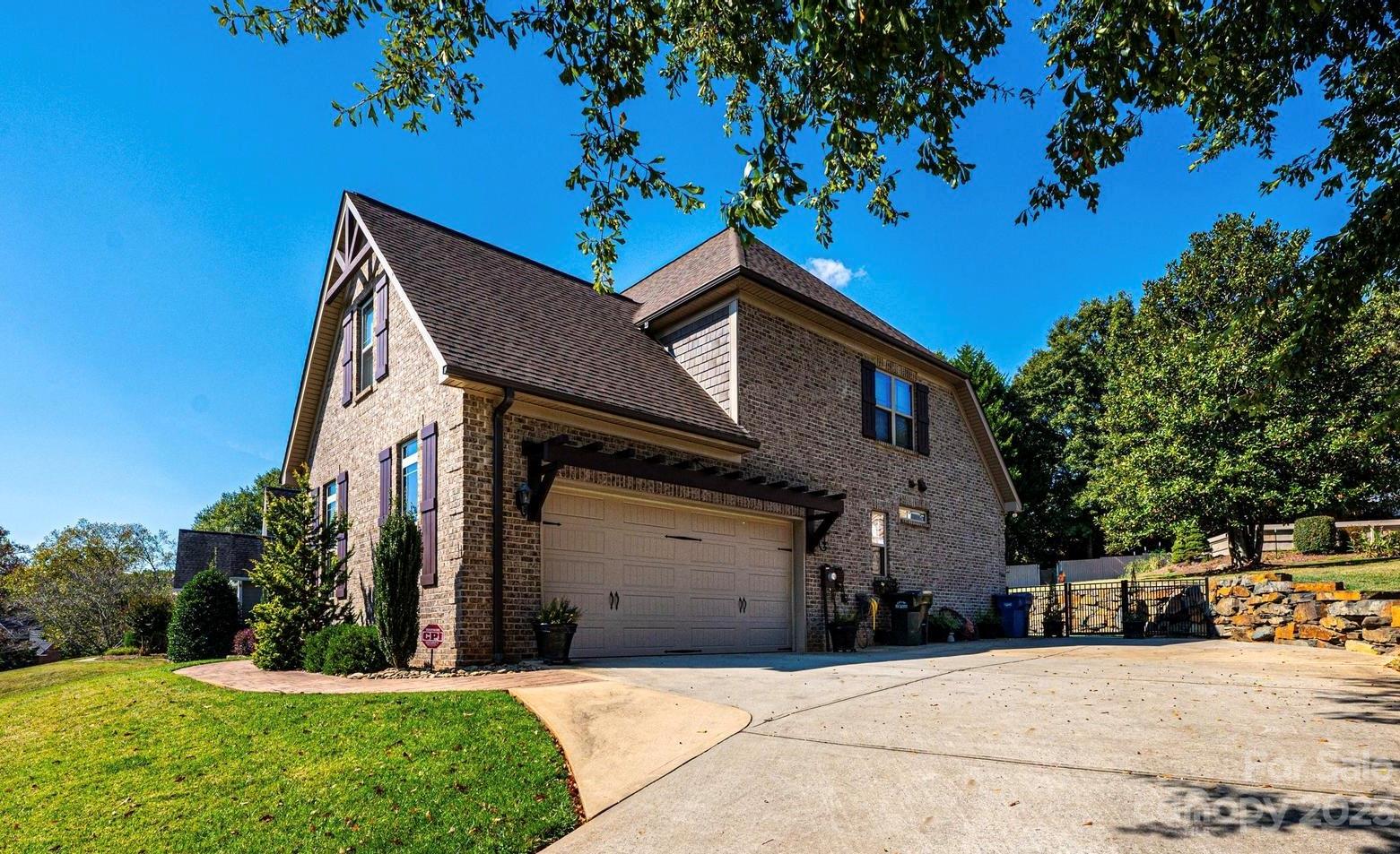 1005 10th Avenue Drive NW