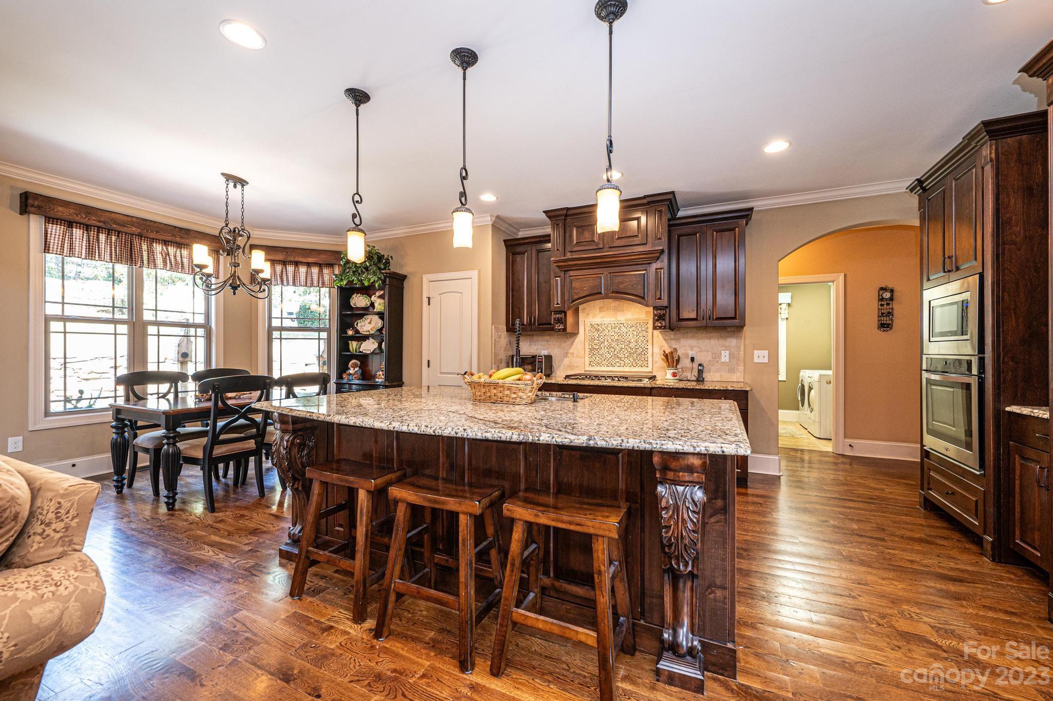 1005 10th Avenue Drive NW