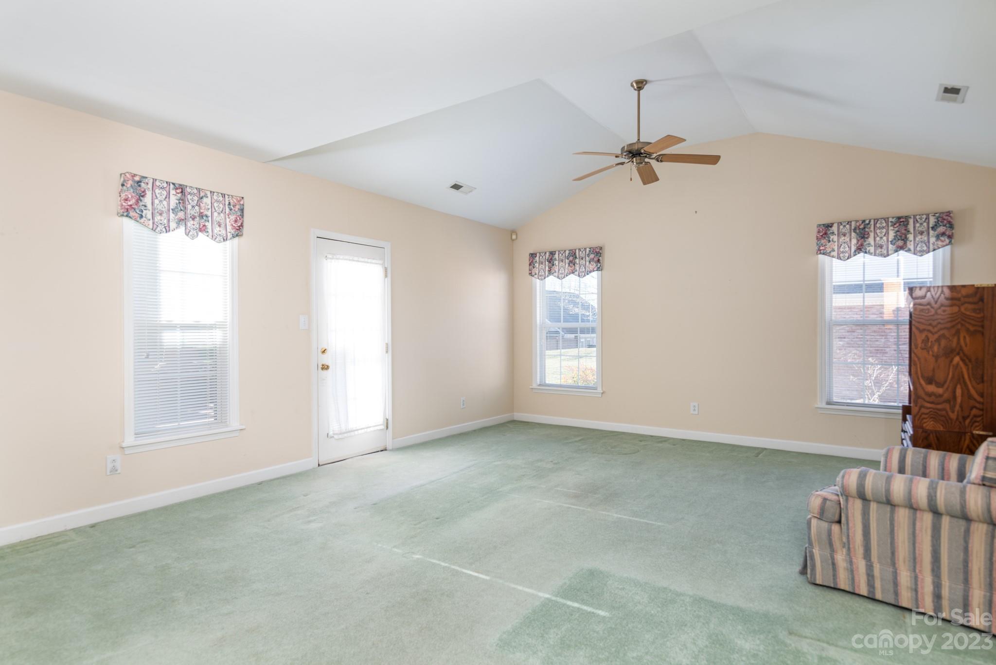 3131 9th Street Drive NE Unit: 14