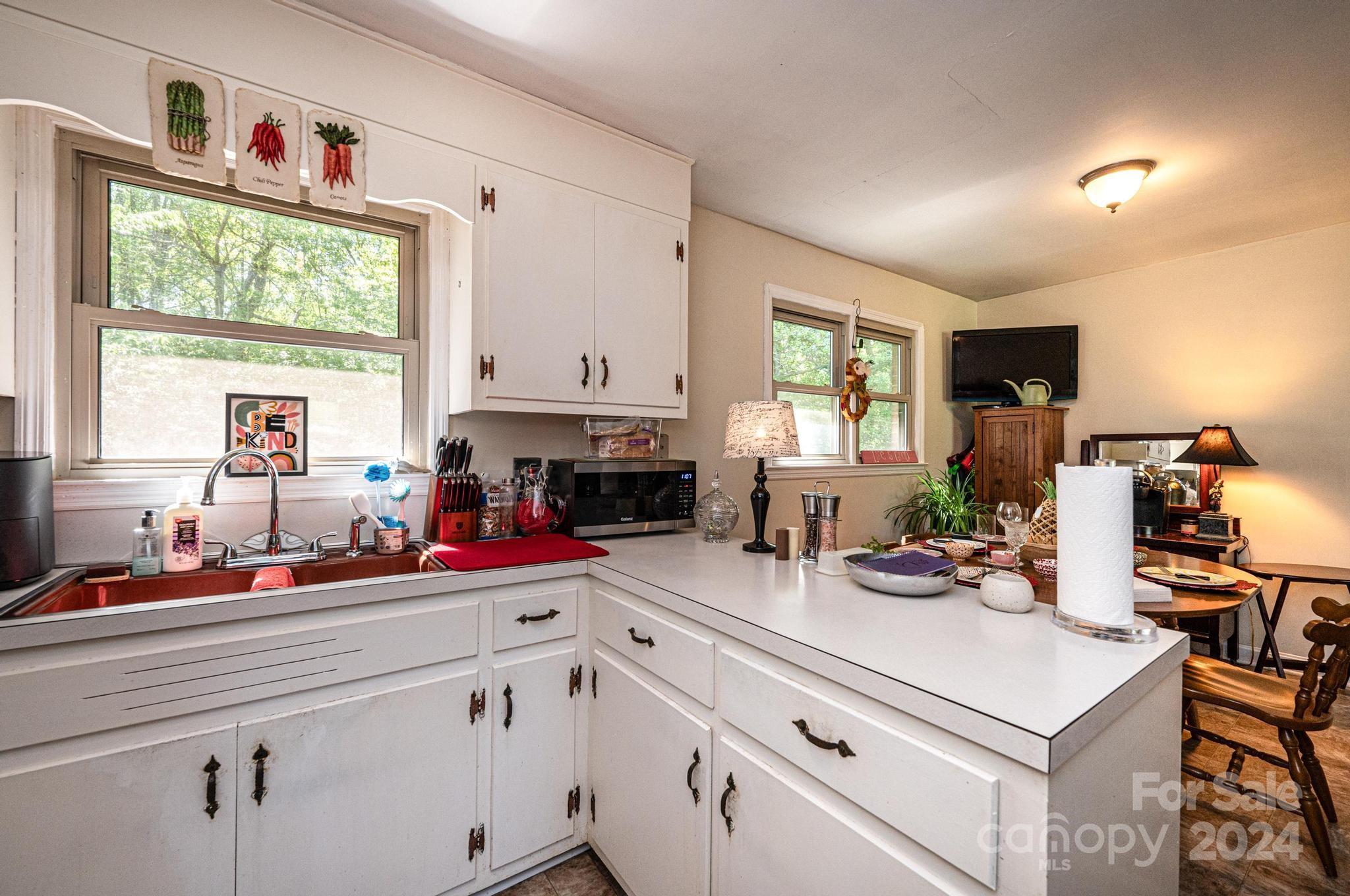 5007 Poplar View Lane