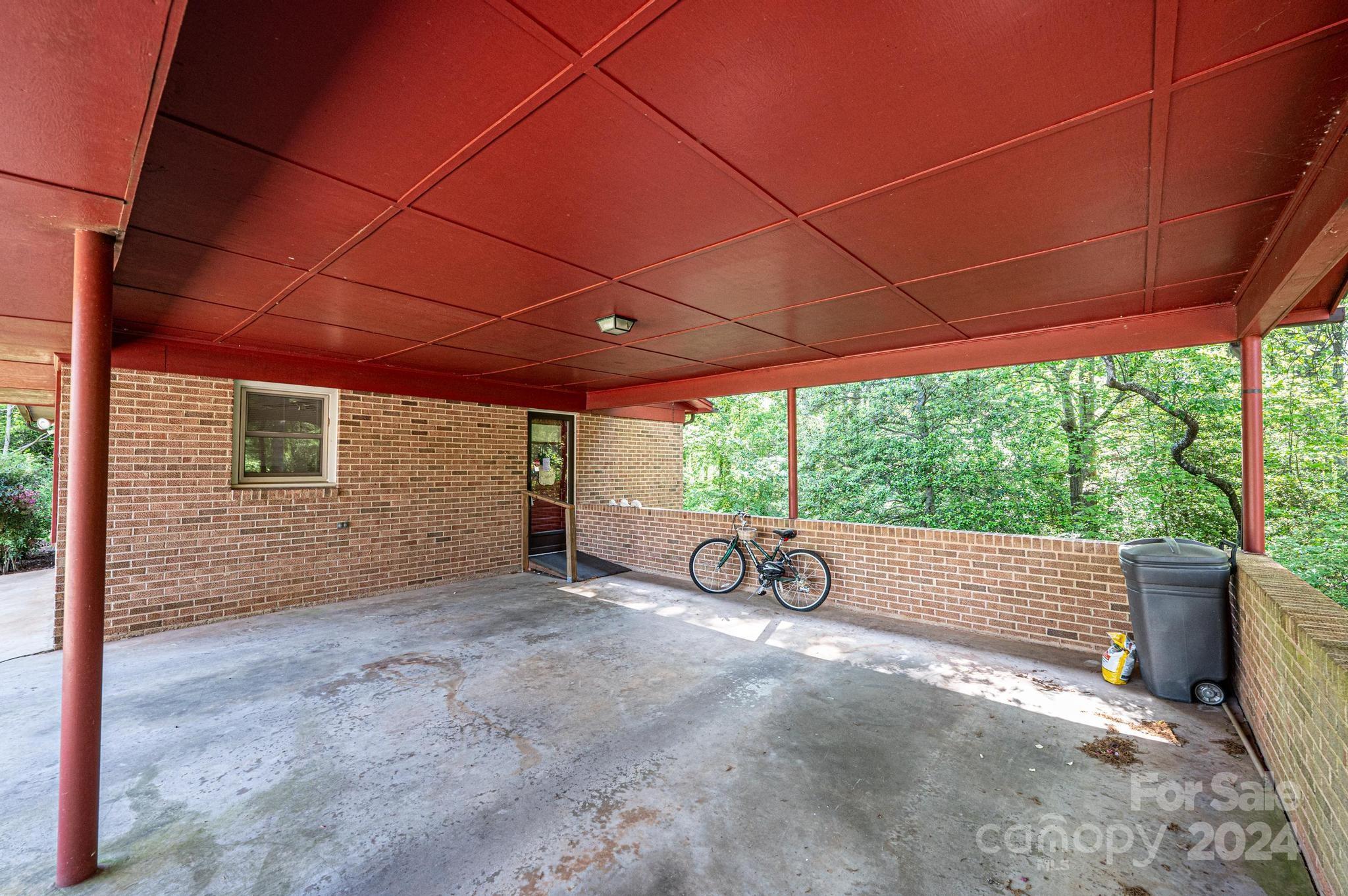 5007 Poplar View Lane