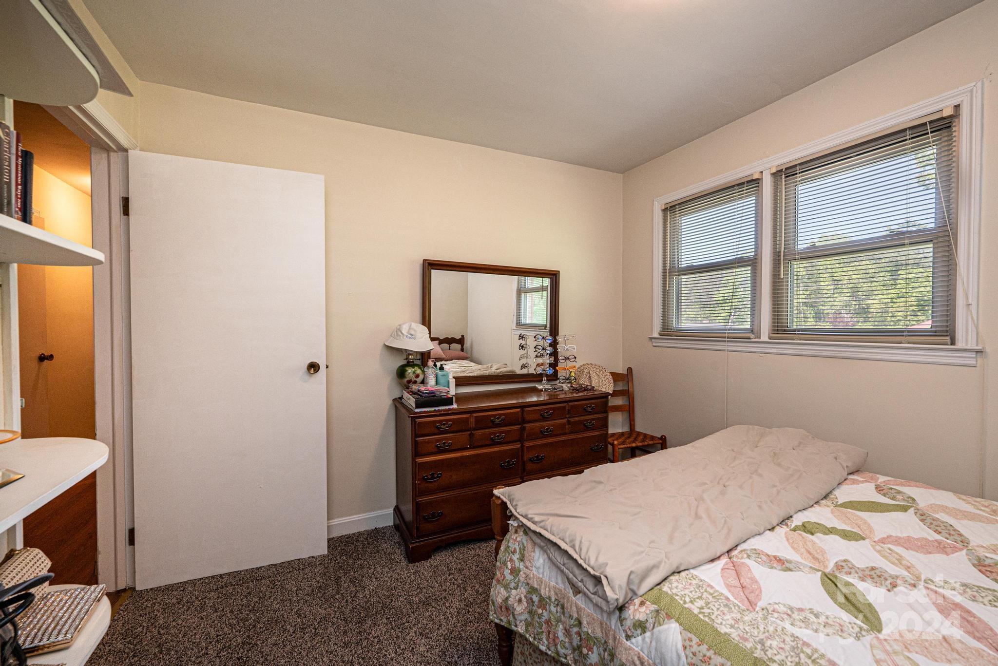 5007 Poplar View Lane