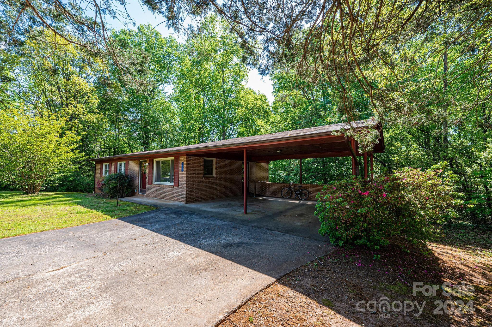 5007 Poplar View Lane