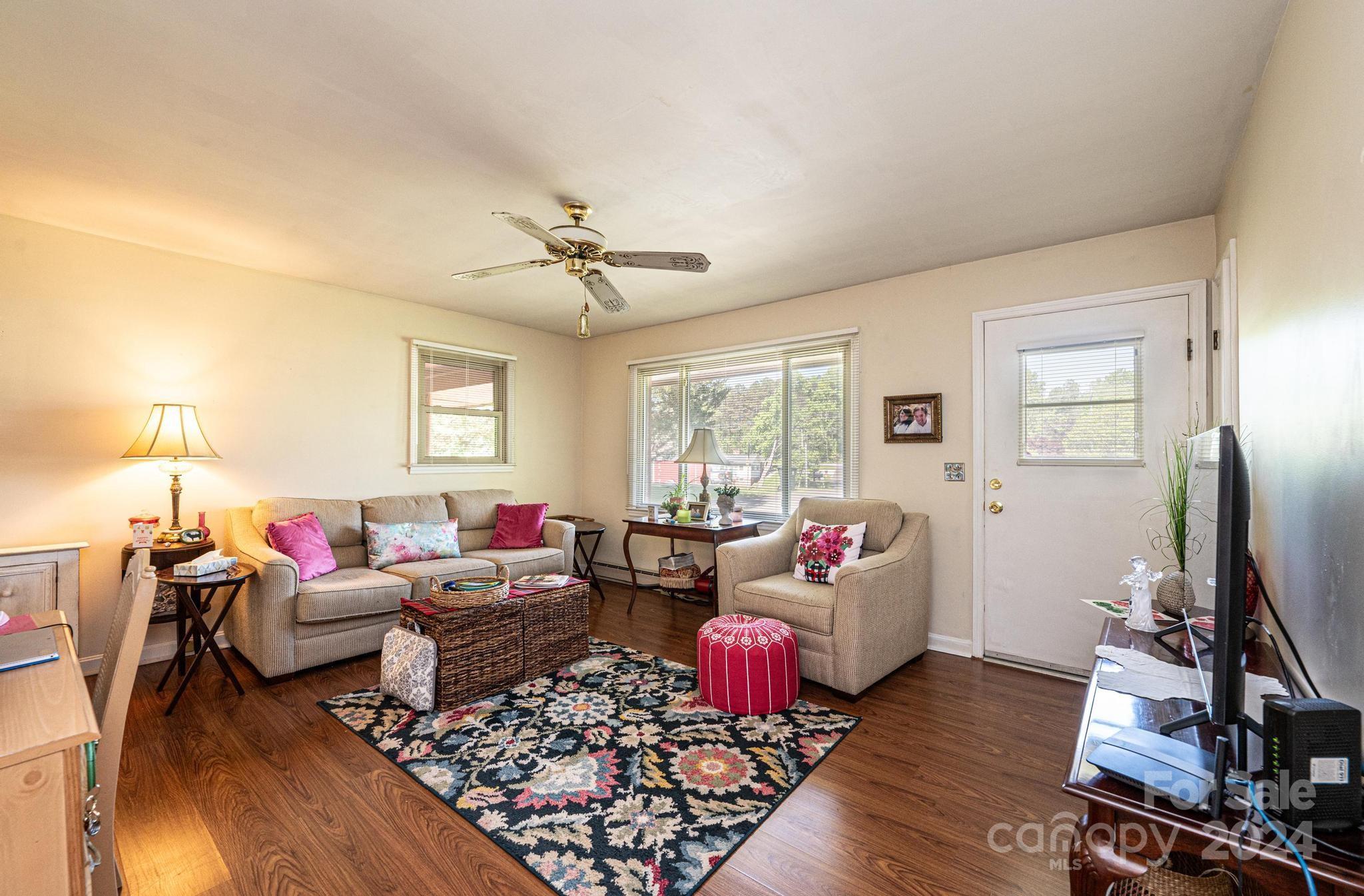 5007 Poplar View Lane